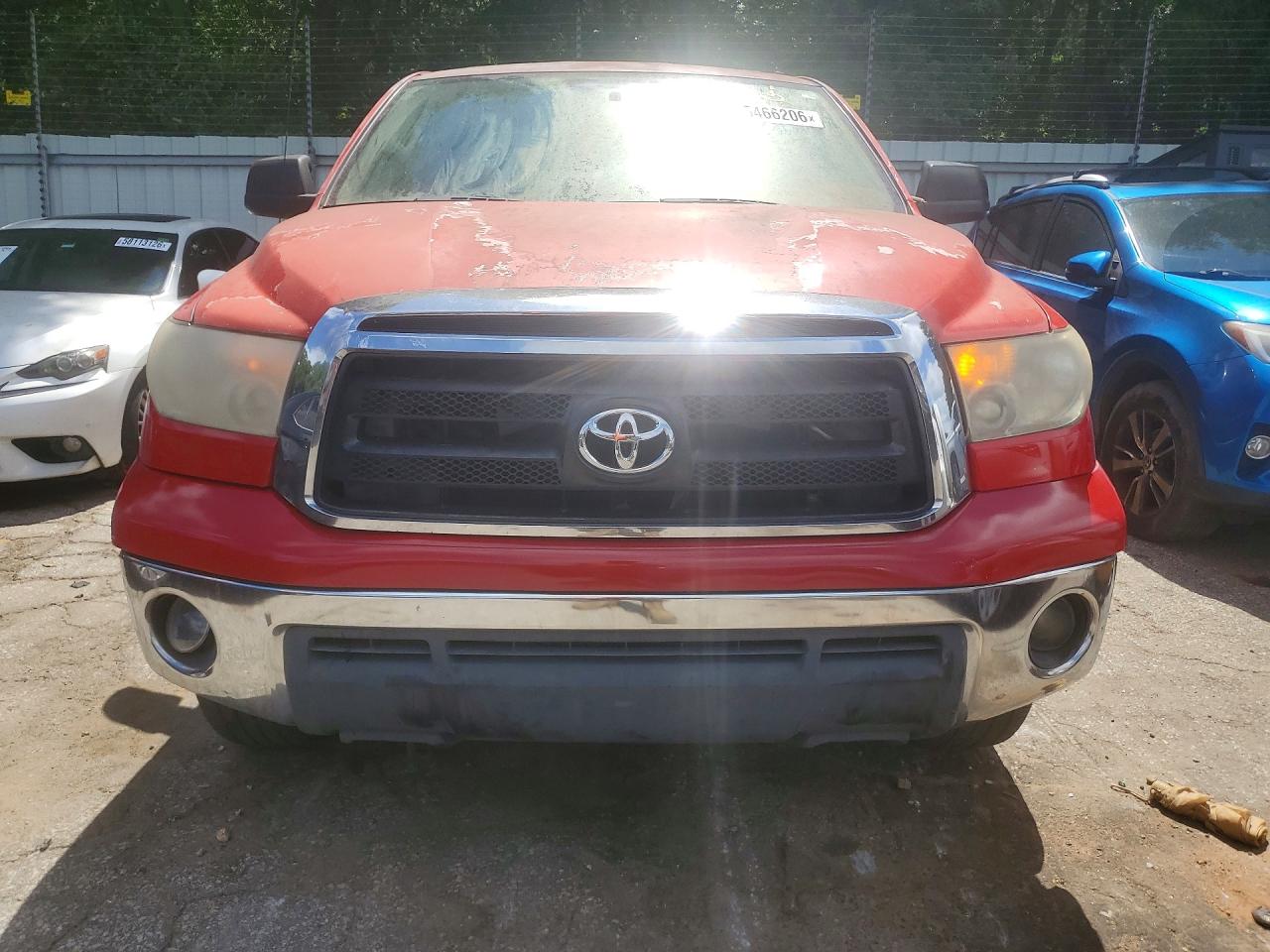 2011 Toyota Tundra Double Cab Sr5 Red vin: 5TFRM5F12BX022245