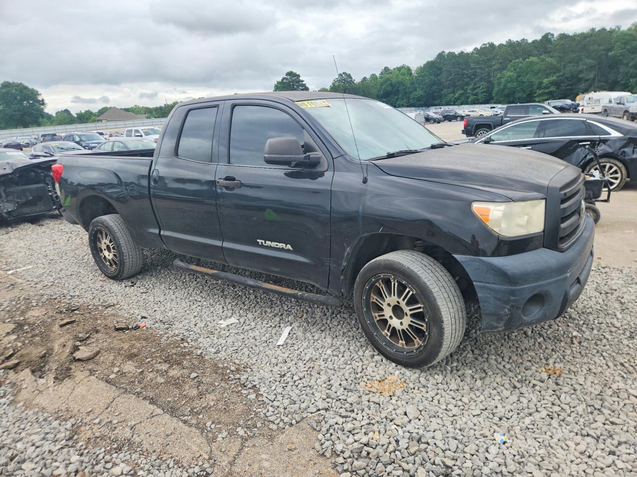 2011 Toyota Tundra Double Cab Sr5 Beige vin: 5TFRM5F12BX025713