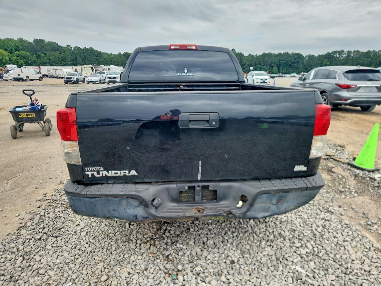 2011 Toyota Tundra Double Cab Sr5 Beige vin: 5TFRM5F12BX025713