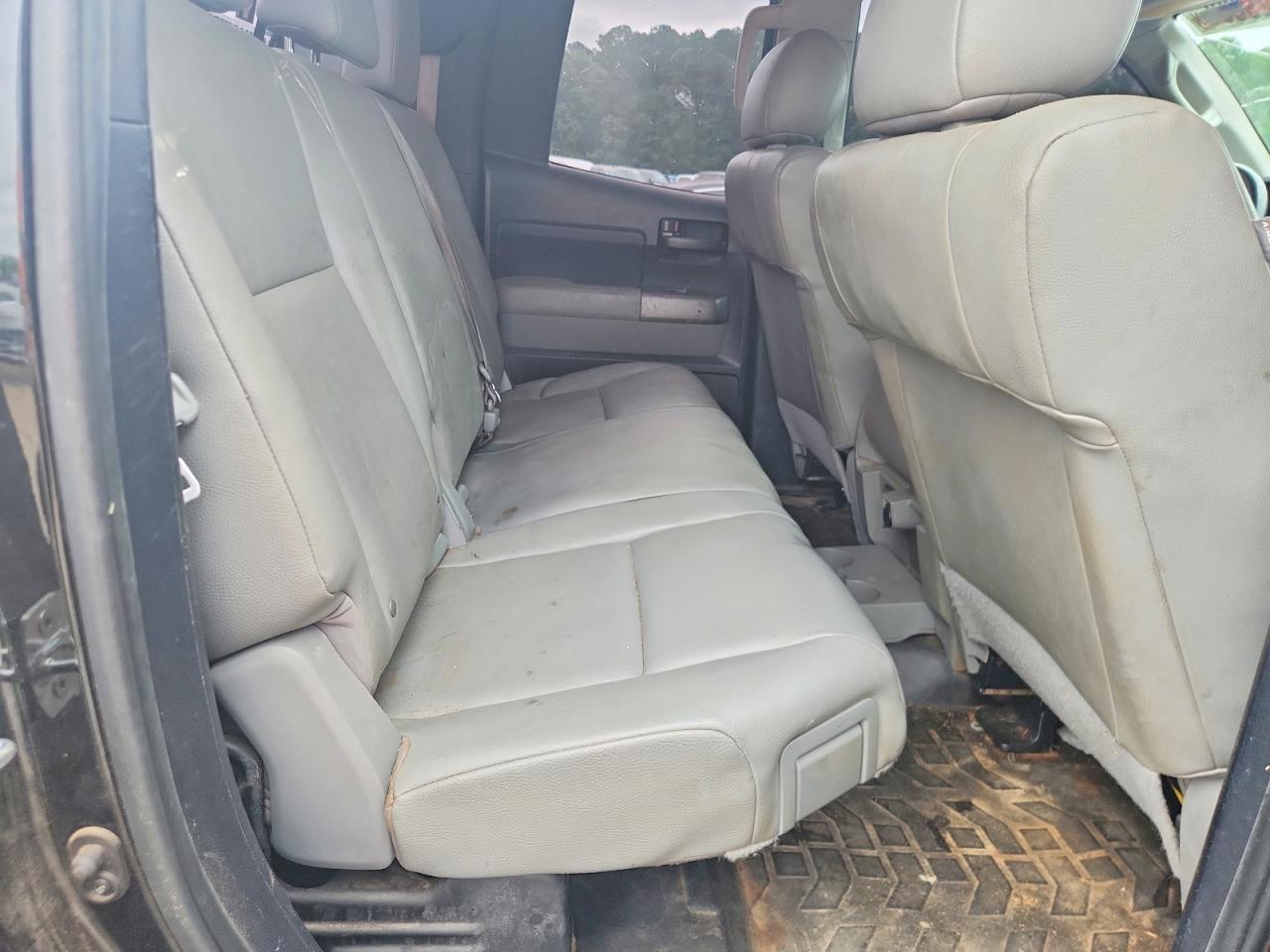 2011 Toyota Tundra Double Cab Sr5 Beige vin: 5TFRM5F12BX025713