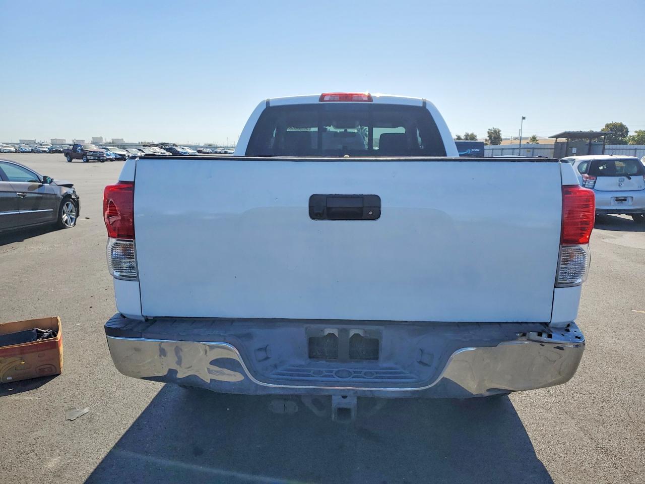 2011 Toyota Tundra Double Cab Sr5 Белый vin: 5TFRM5F12BX031687