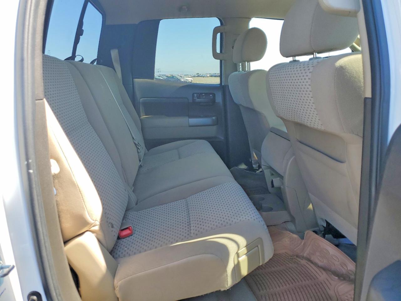 2011 Toyota Tundra Double Cab Sr5 Белый vin: 5TFRM5F12BX031687