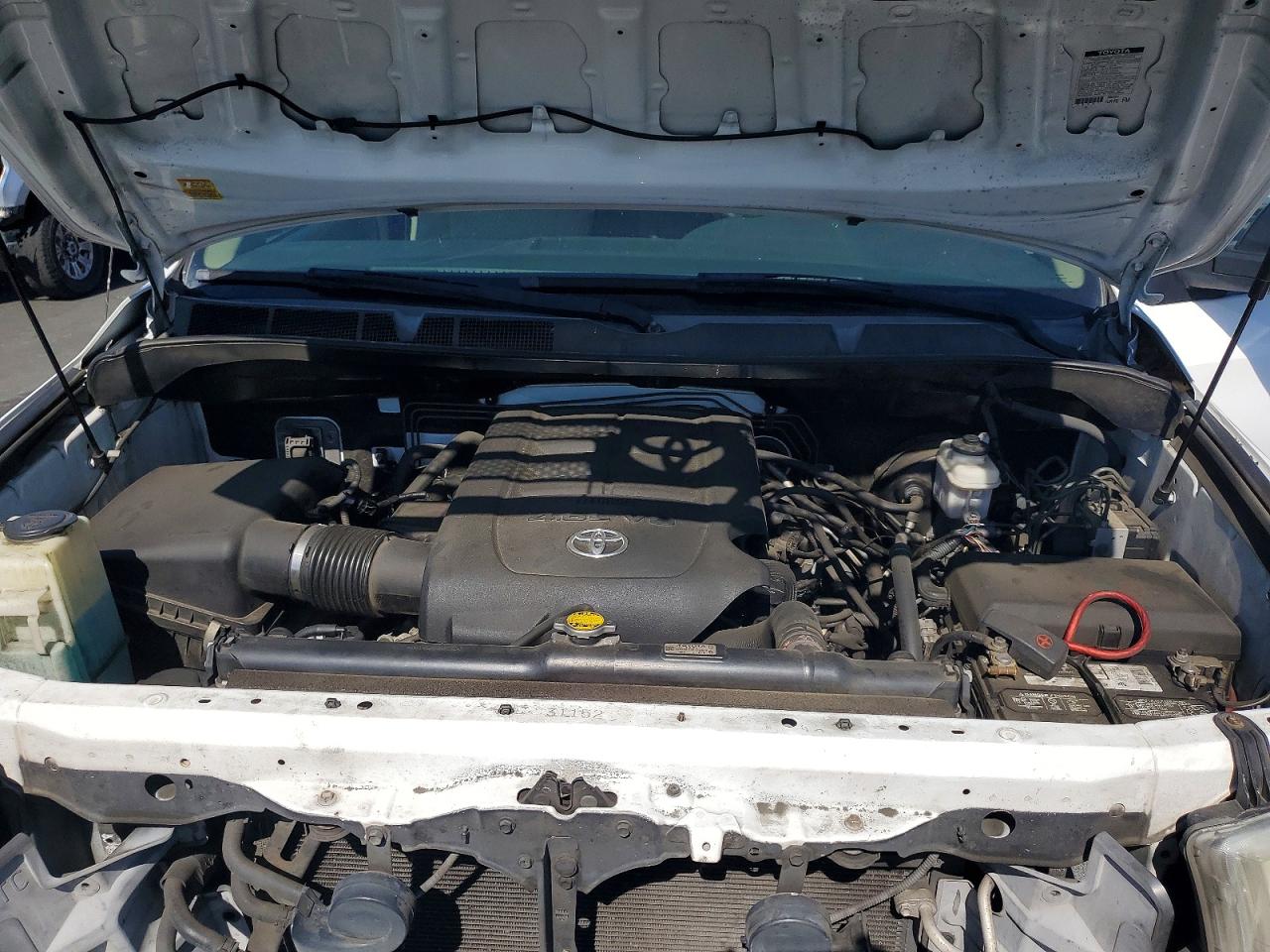 2011 Toyota Tundra Double Cab Sr5 Белый vin: 5TFRM5F12BX031687