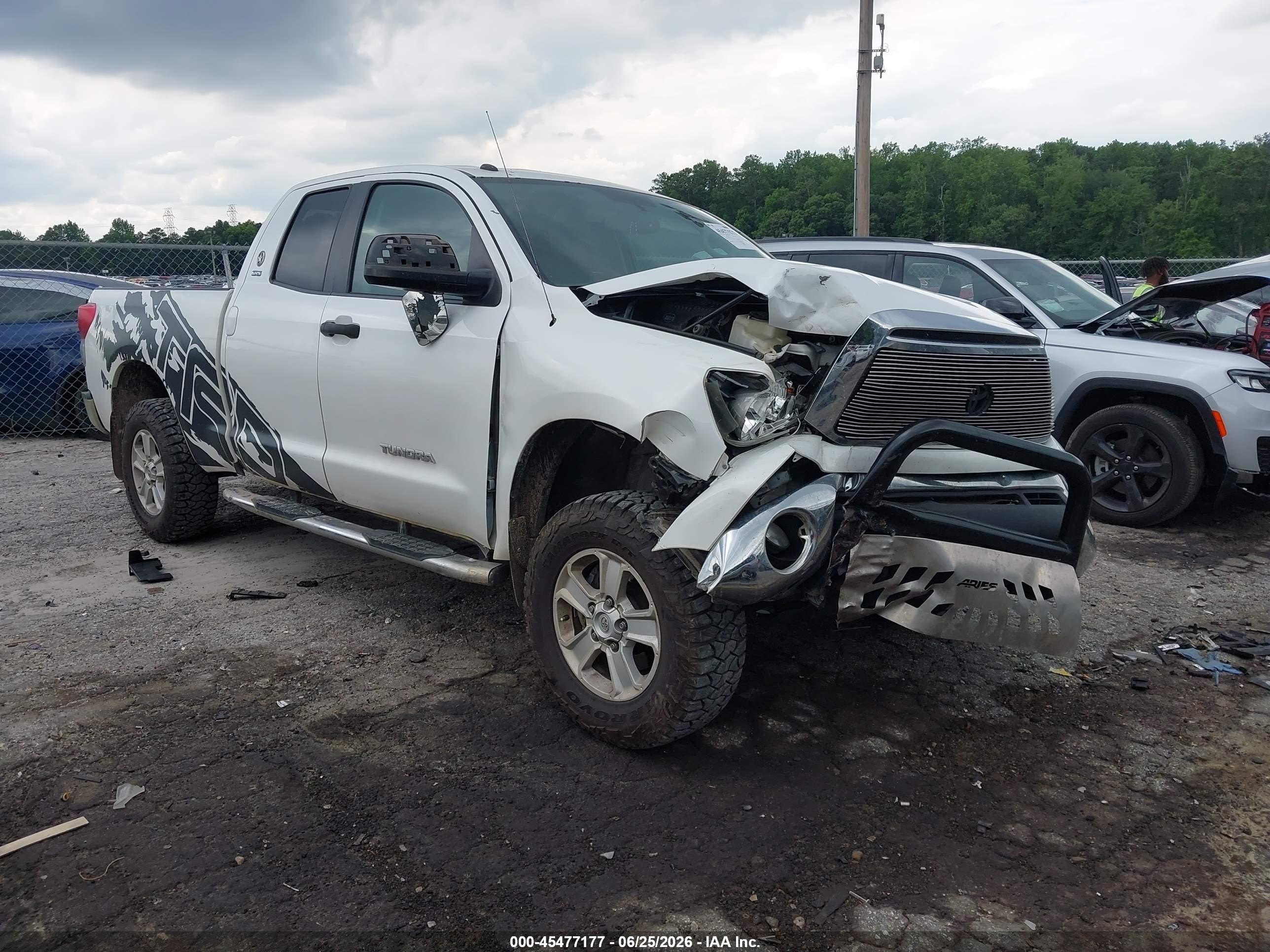 2012 Toyota Tundra Grade 4.6l V8 White vin: 5TFRM5F12CX047518