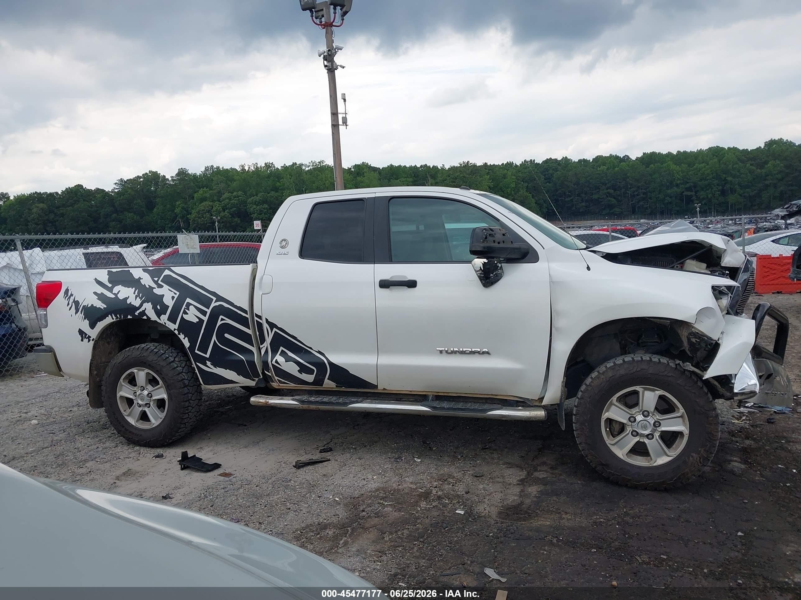 2012 Toyota Tundra Grade 4.6l V8 Белый vin: 5TFRM5F12CX047518