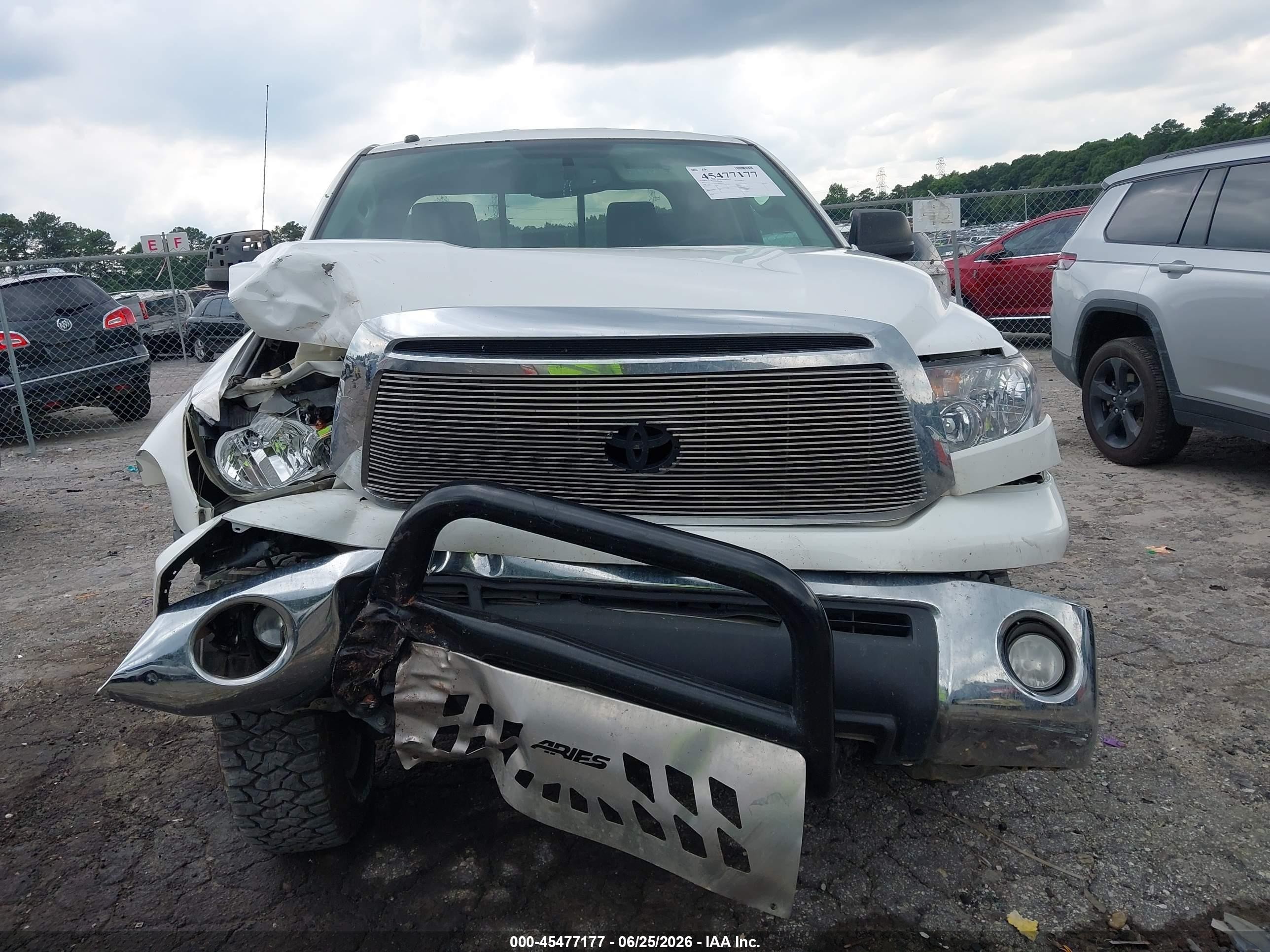 2012 Toyota Tundra Grade 4.6l V8 Белый vin: 5TFRM5F12CX047518