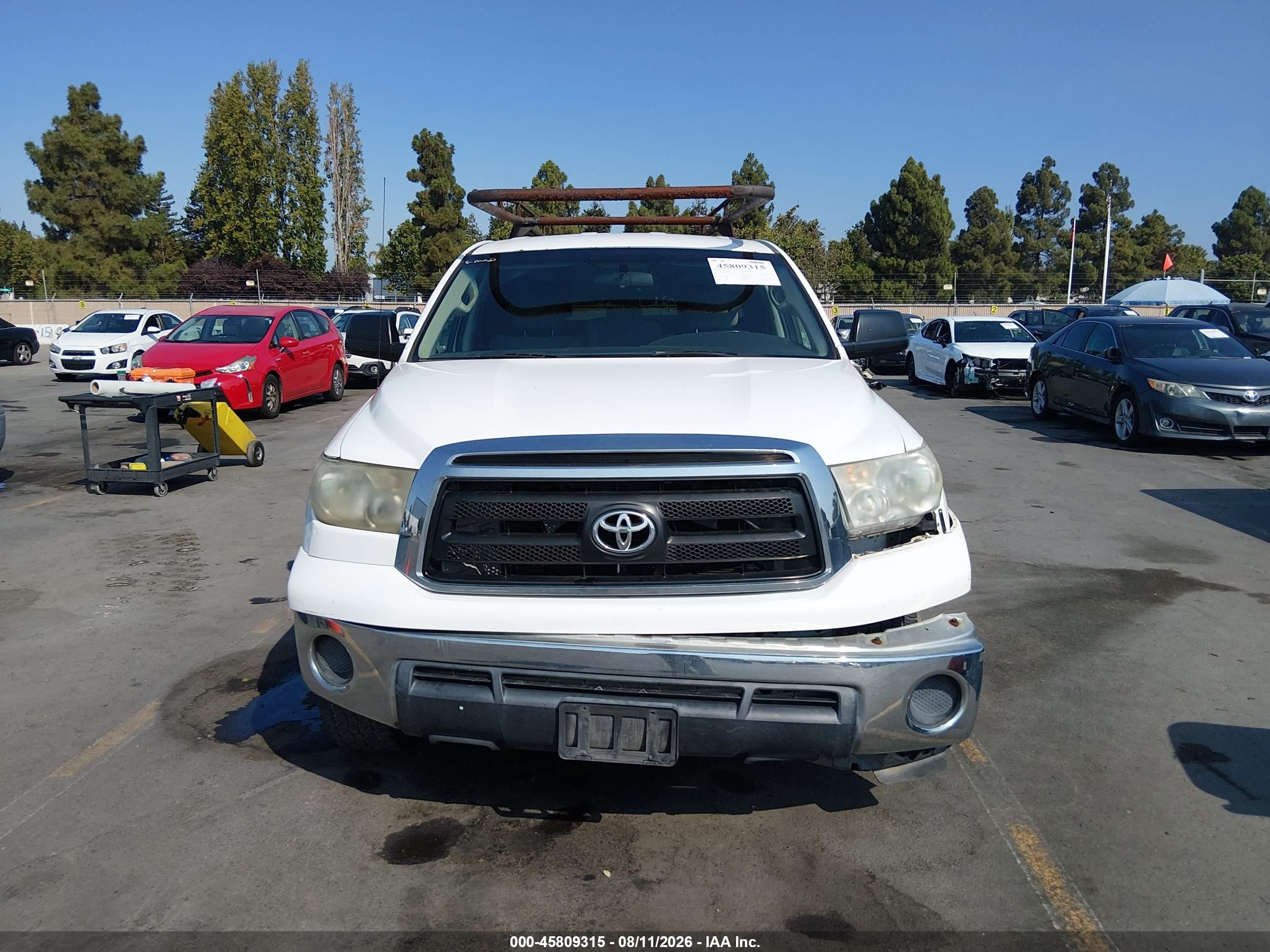 2012 Toyota Tundra Grade 4.6l V8 White vin: 5TFRM5F12CX048667