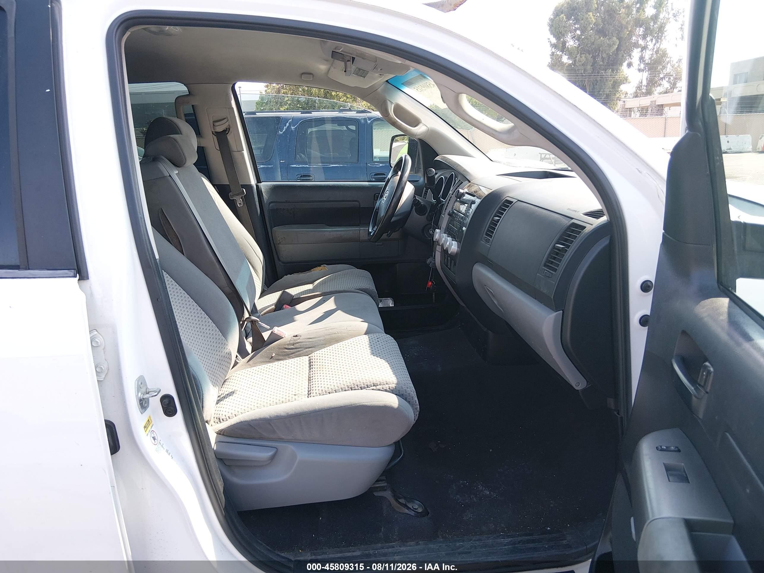 2012 Toyota Tundra Grade 4.6l V8 White vin: 5TFRM5F12CX048667