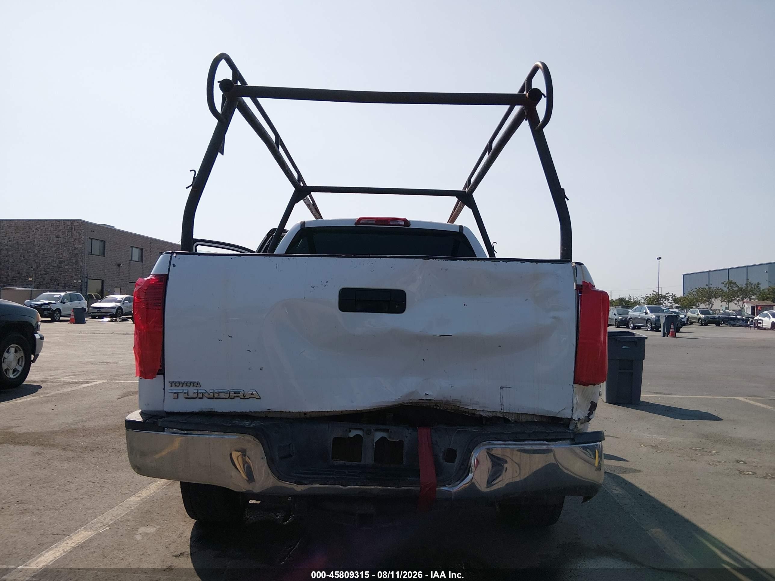 2012 Toyota Tundra Grade 4.6l V8 White vin: 5TFRM5F12CX048667