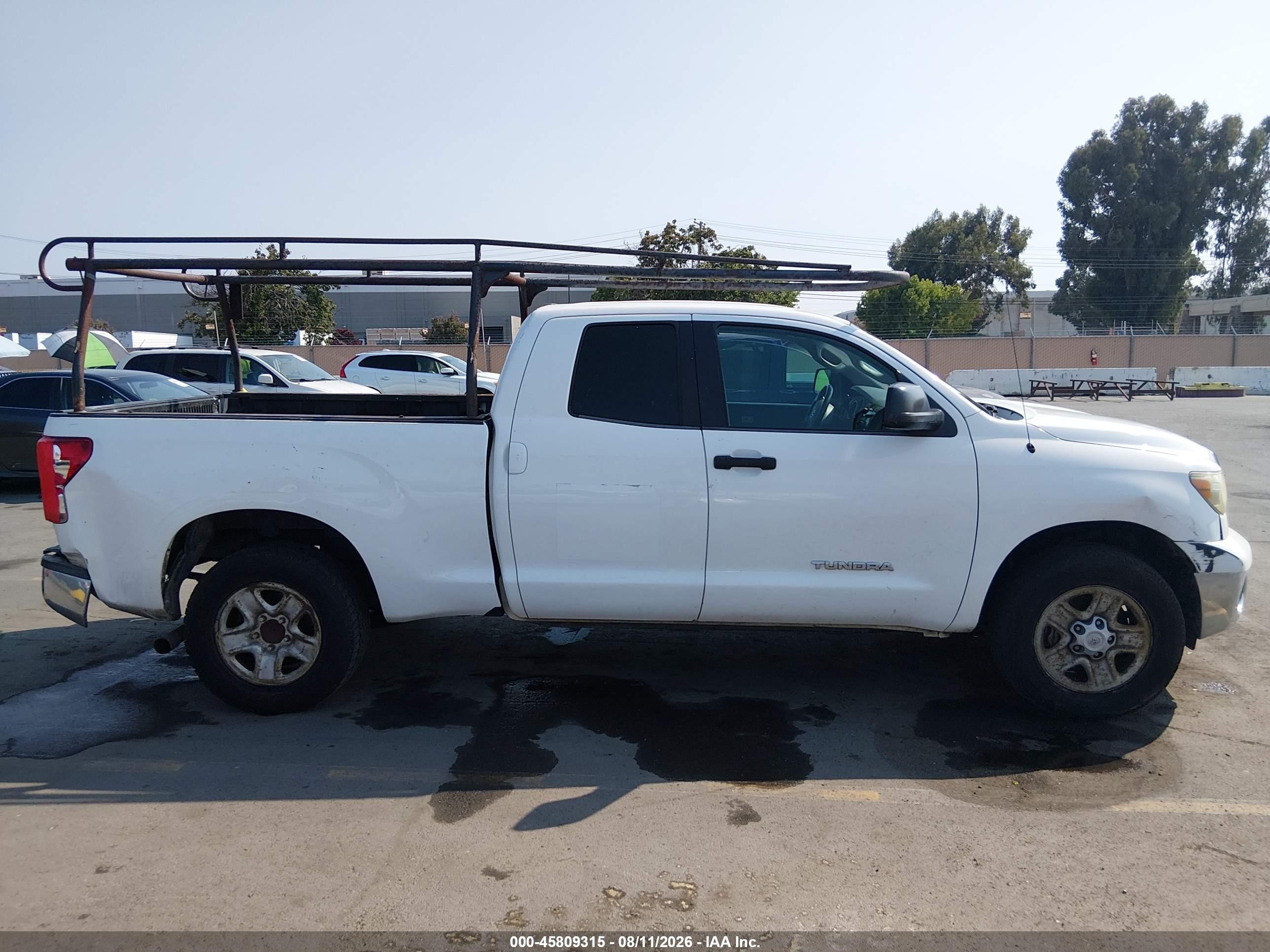 2012 Toyota Tundra Grade 4.6l V8 White vin: 5TFRM5F12CX048667