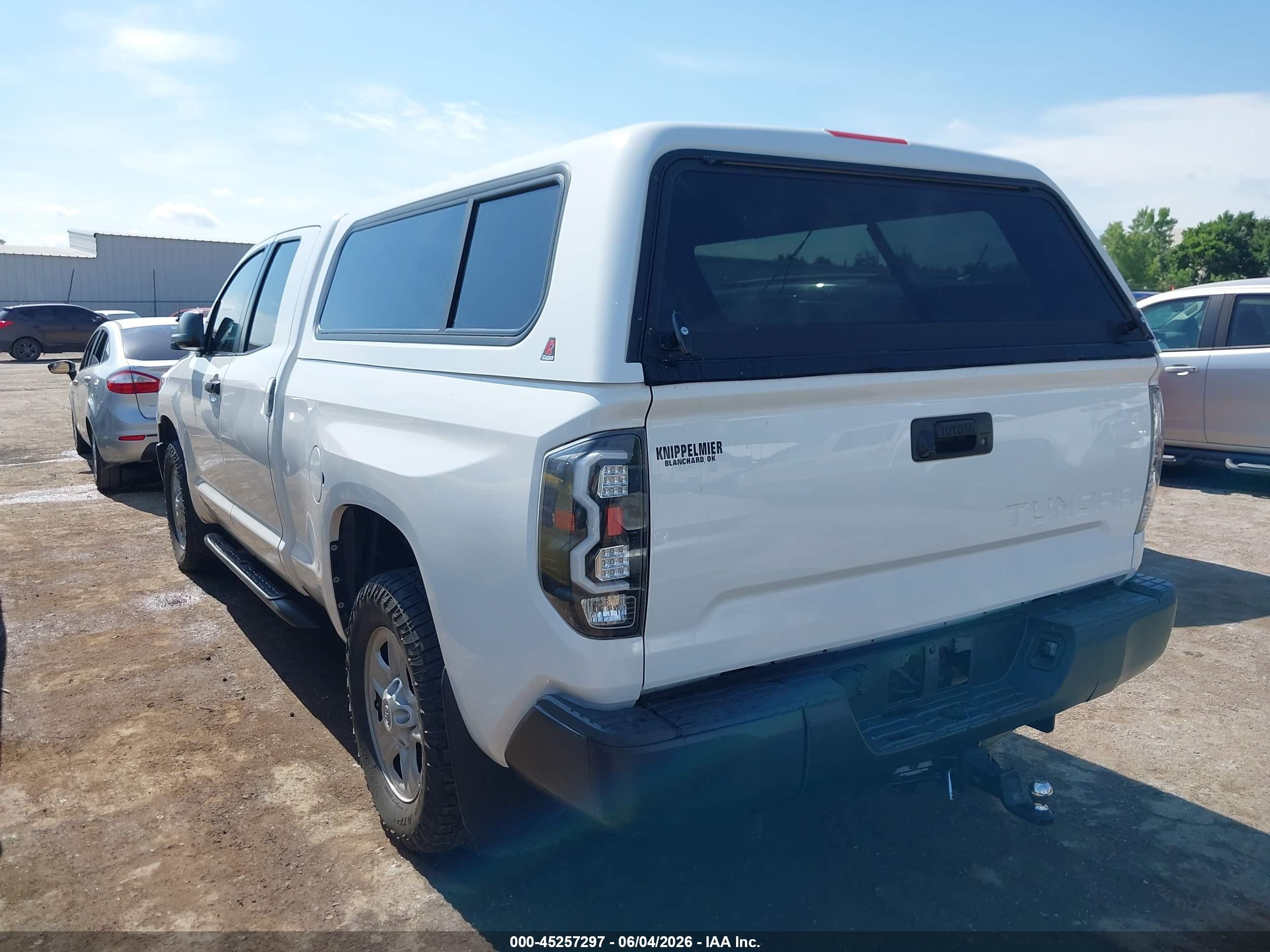 2014 Toyota Tundra Sr 4.6l V8 White vin: 5TFRM5F12EX069165