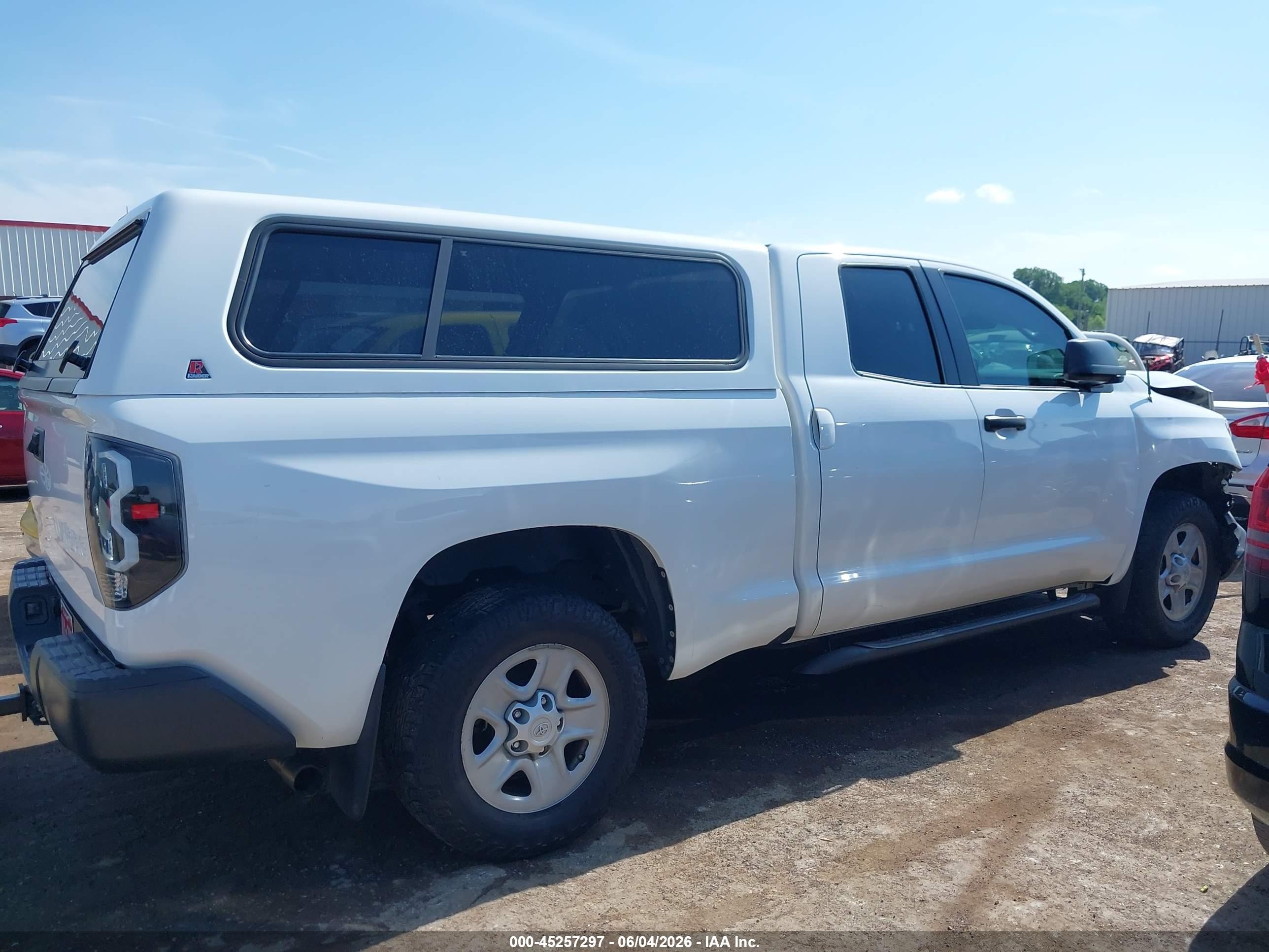 2014 Toyota Tundra Sr 4.6l V8 White vin: 5TFRM5F12EX069165
