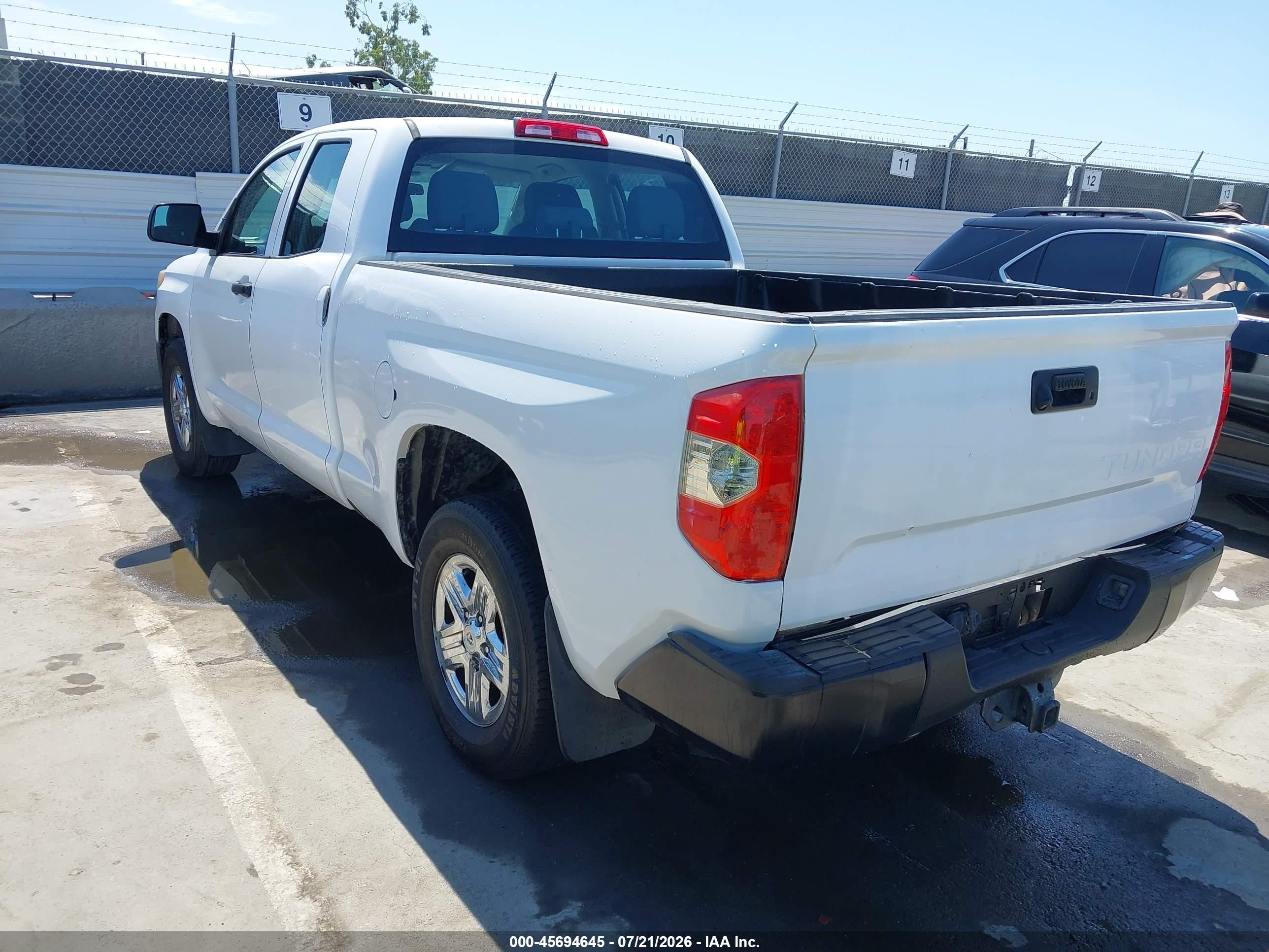 2015 Toyota Tundra Sr 4.6l V8 White vin: 5TFRM5F12FX083309