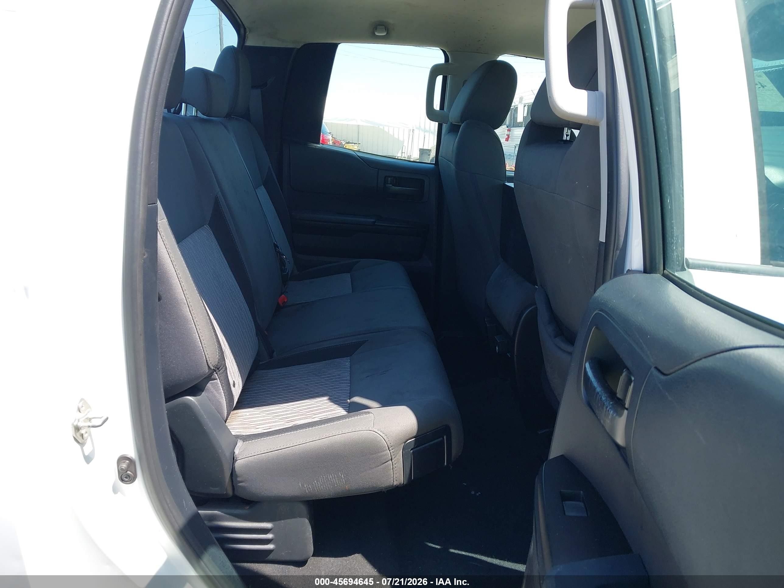 2015 Toyota Tundra Sr 4.6l V8 White vin: 5TFRM5F12FX083309