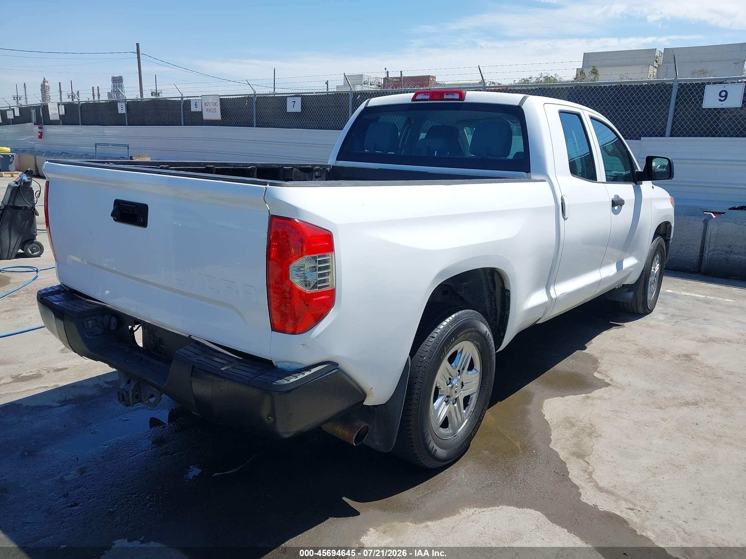 2015 Toyota Tundra Sr 4.6l V8 White vin: 5TFRM5F12FX083309