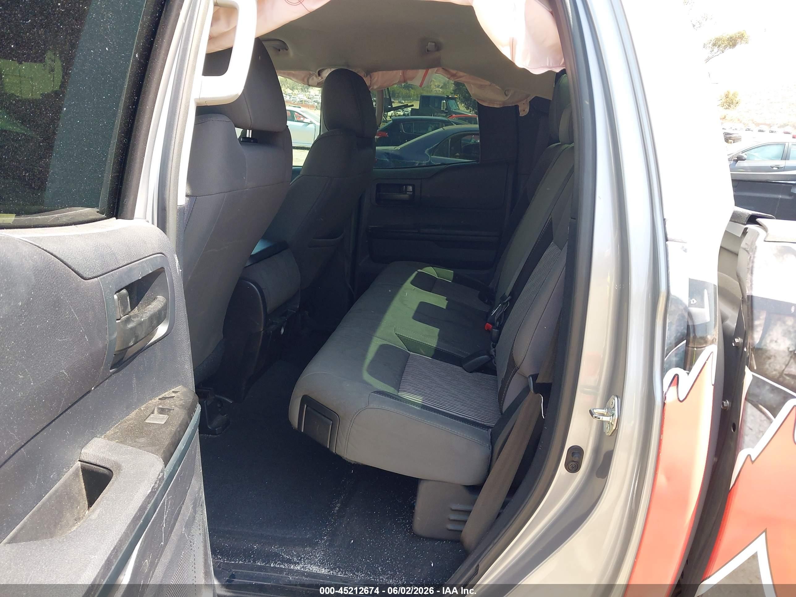 2015 Toyota Tundra Sr 4.6l V8 Silver vin: 5TFRM5F12FX088915