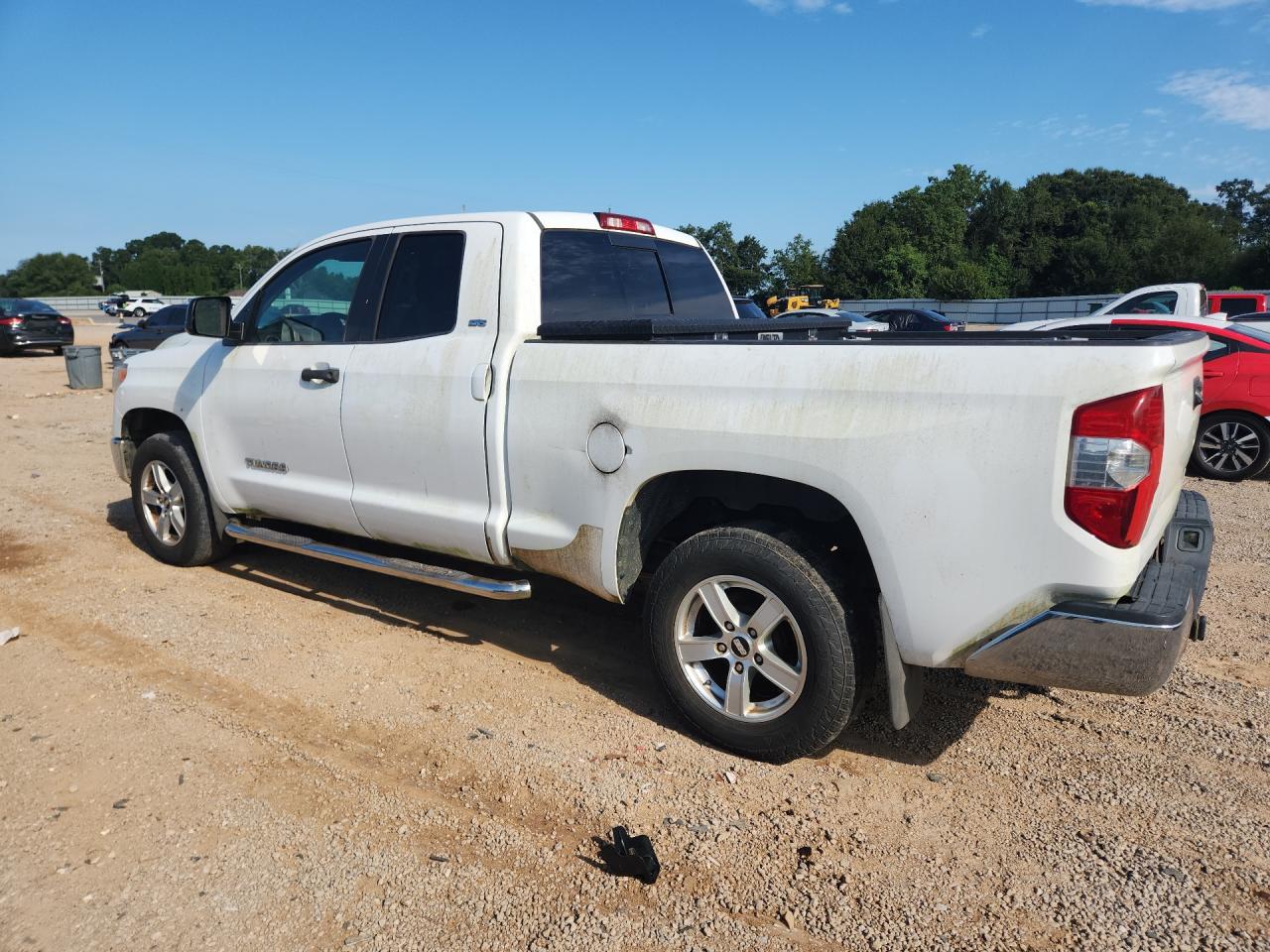 2015 Toyota Tundra Sr5 Silver vin: 5TFRM5F12FX089465 Damage: Left Front Tire, Worn, Replacement Required