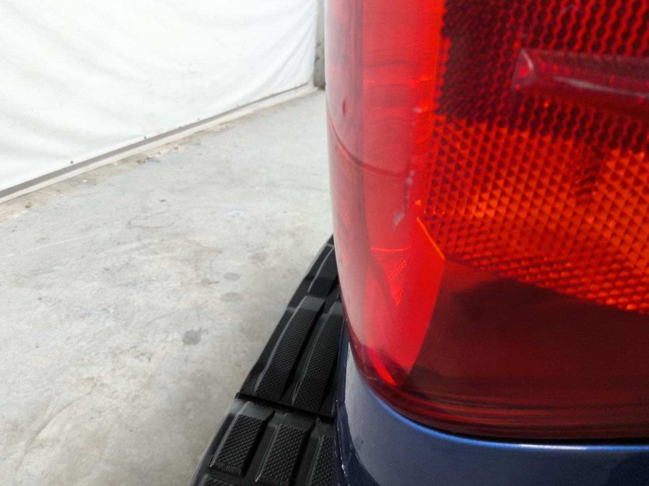 2015 Toyota Tundra Sr Blue vin: 5TFRM5F12FX090518 Damage: Right Tail Light, Cracked, Replacement Required