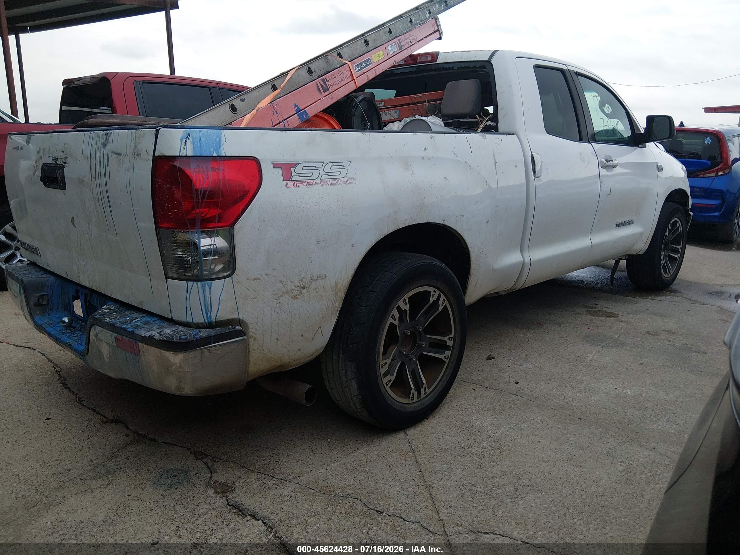 2010 Toyota Tundra Grade 4.6l V8 White vin: 5TFRM5F13AX008479