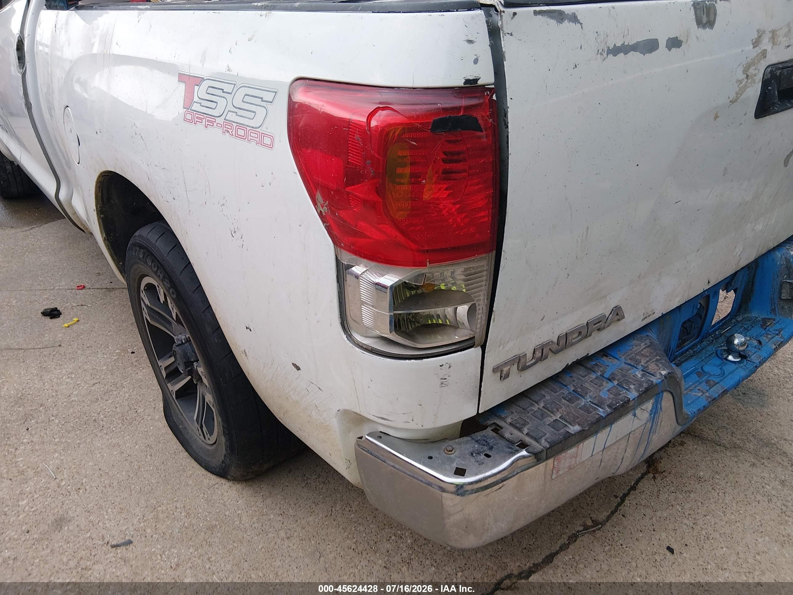 2010 Toyota Tundra Grade 4.6l V8 White vin: 5TFRM5F13AX008479