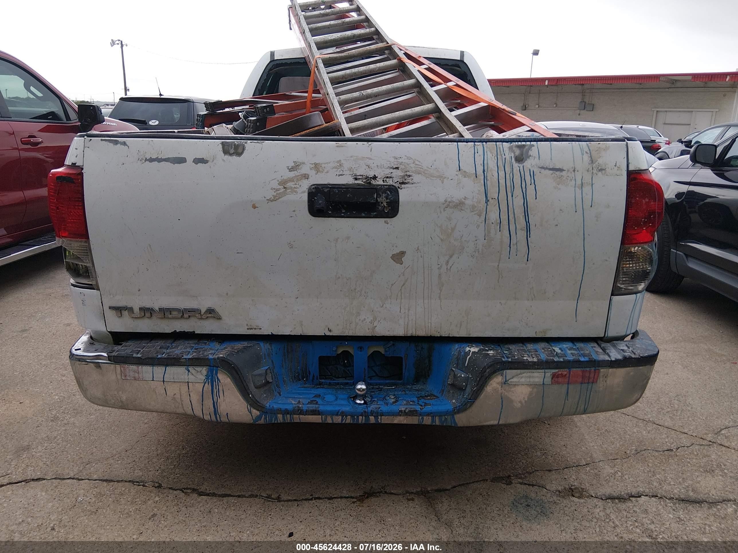 2010 Toyota Tundra Grade 4.6l V8 White vin: 5TFRM5F13AX008479