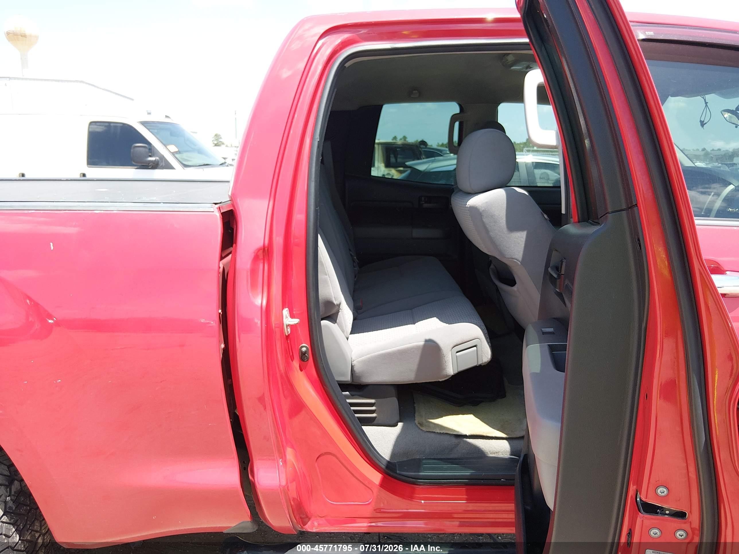 2010 Toyota Tundra Grade 4.6l V8 Red vin: 5TFRM5F13AX015061