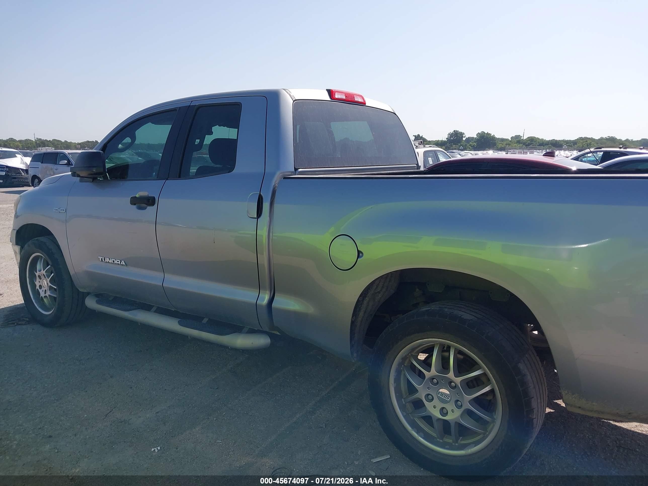 2011 Toyota Tundra Grade 4.6l V8 Silver vin: 5TFRM5F13BX027261