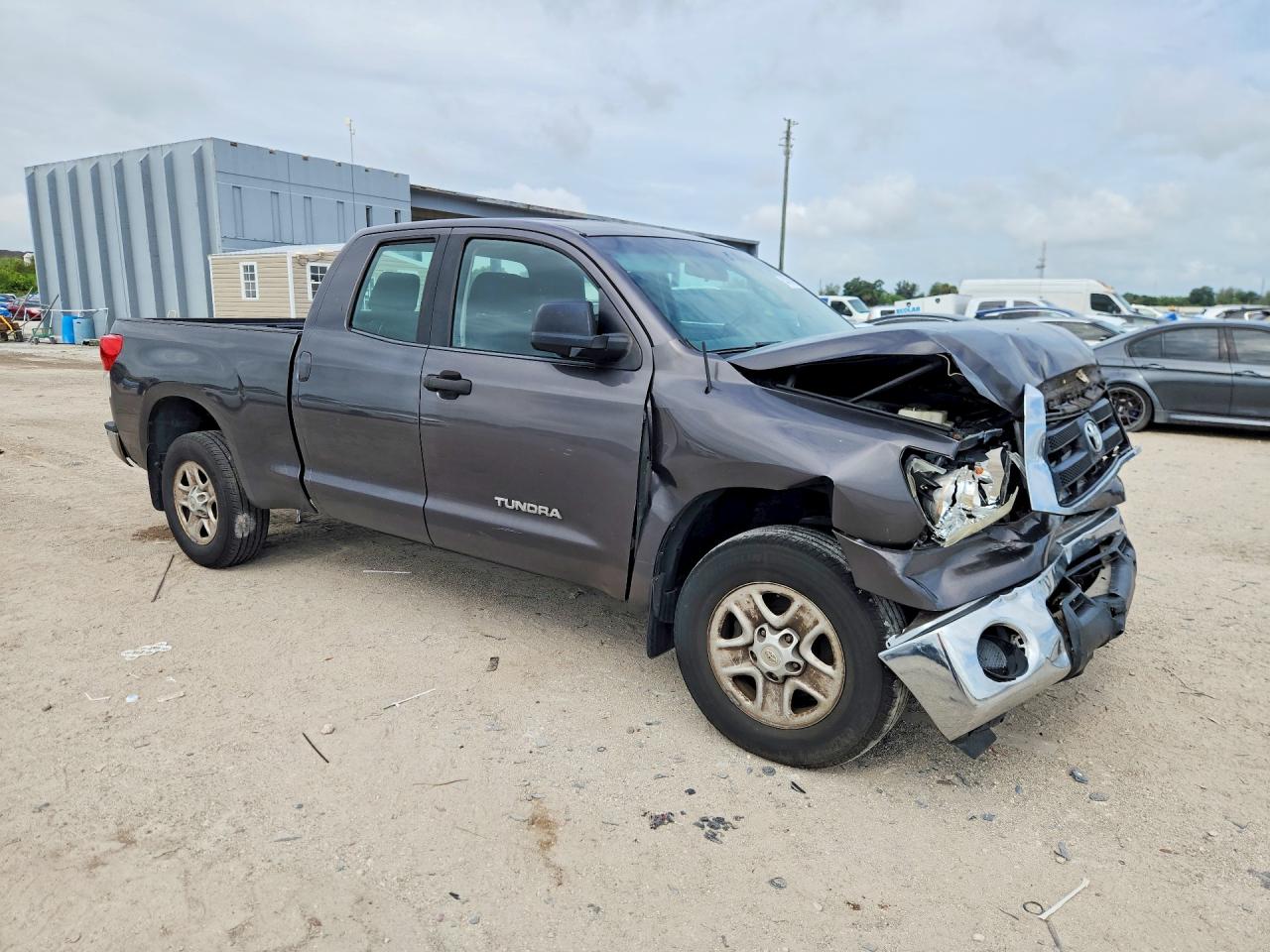 2013 Toyota Tundra Double Cab Sr5 Gray vin: 5TFRM5F13DX052258