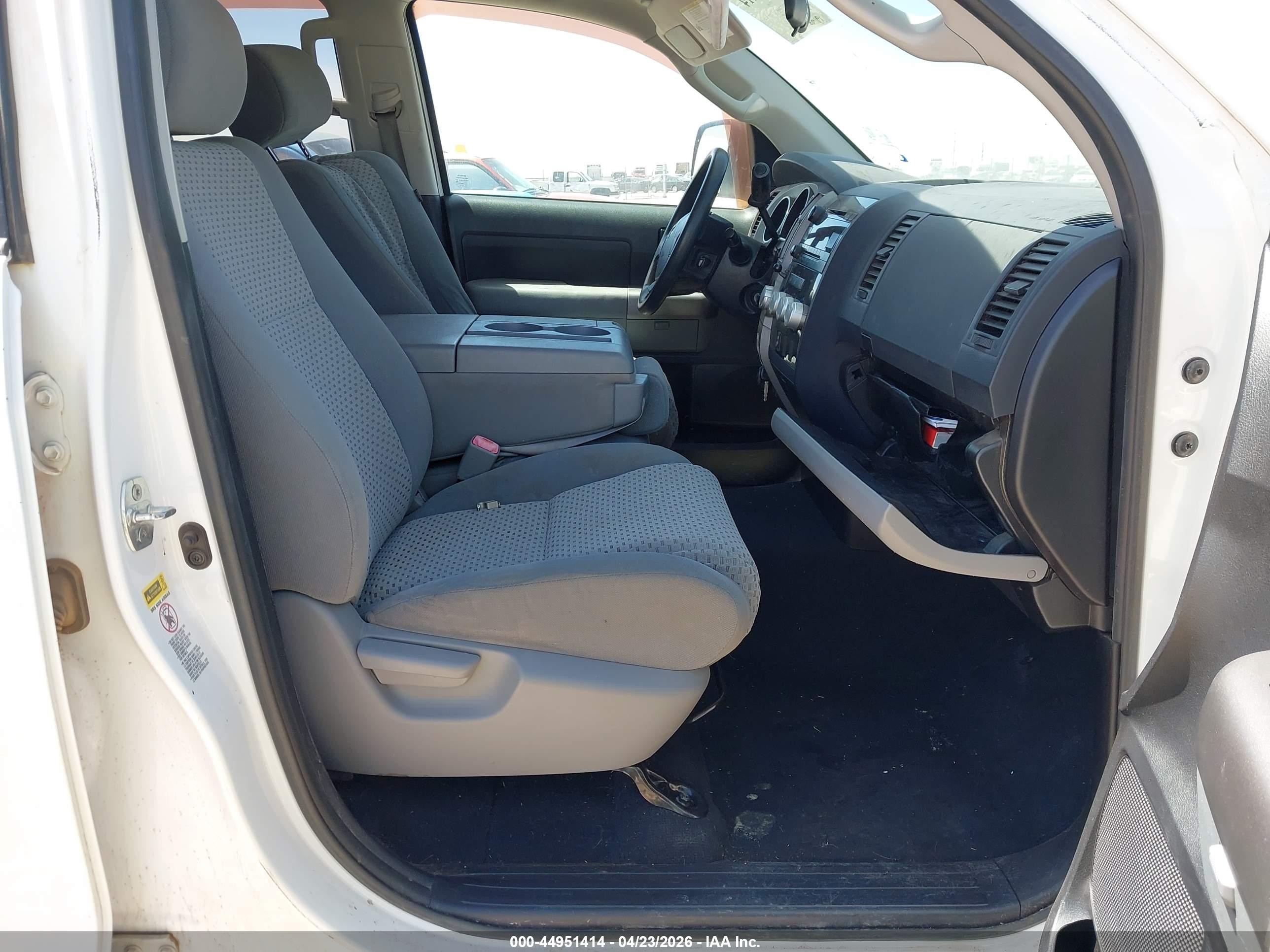 2013 Toyota Tundra Grade 4.6l V8 White vin: 5TFRM5F13DX063955