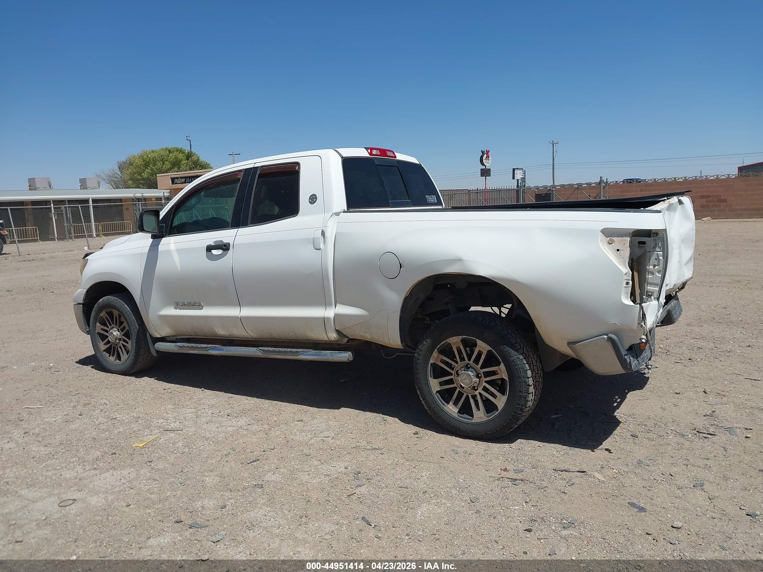 2013 Toyota Tundra Grade 4.6l V8 White vin: 5TFRM5F13DX063955