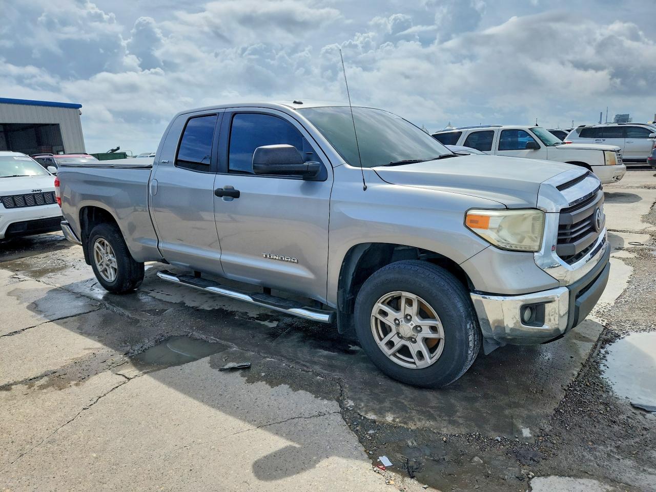 2014 Toyota Tundra Sr5 Серебряный vin: 5TFRM5F13EX070082