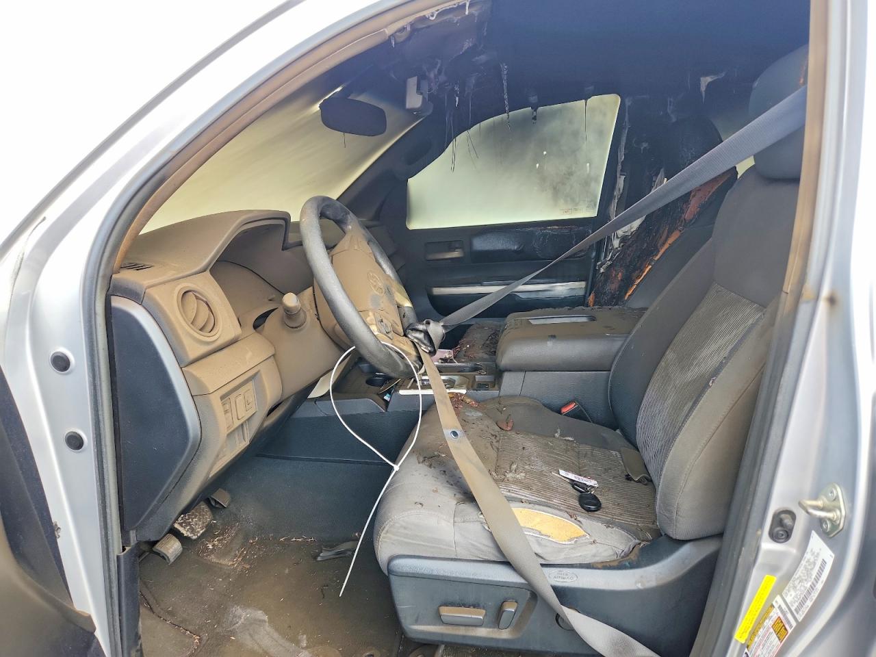 2014 Toyota Tundra Sr5 Серебряный vin: 5TFRM5F13EX070082