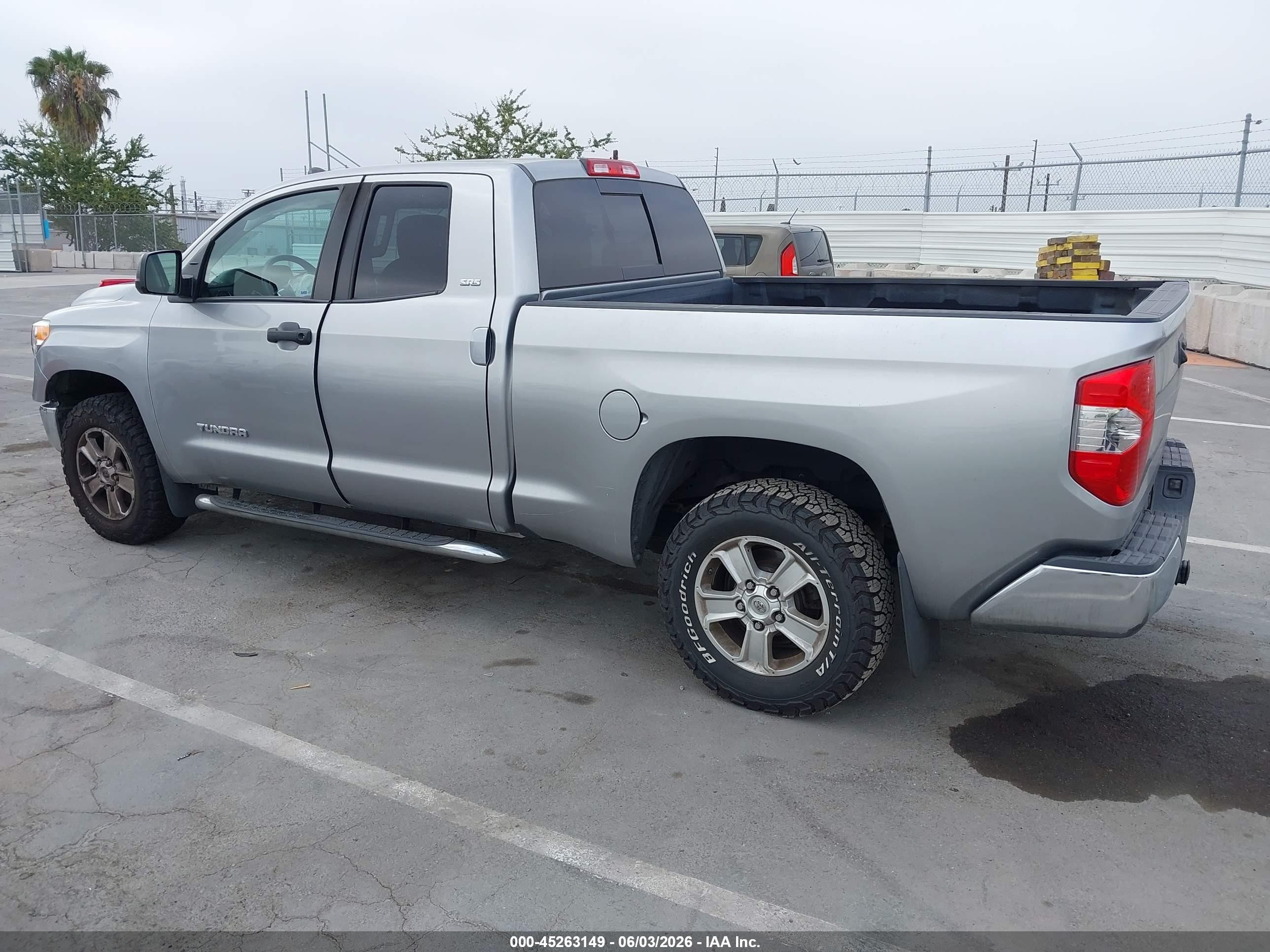 2014 Toyota Tundra Sr5 4.6l V8 Silver vin: 5TFRM5F13EX075394