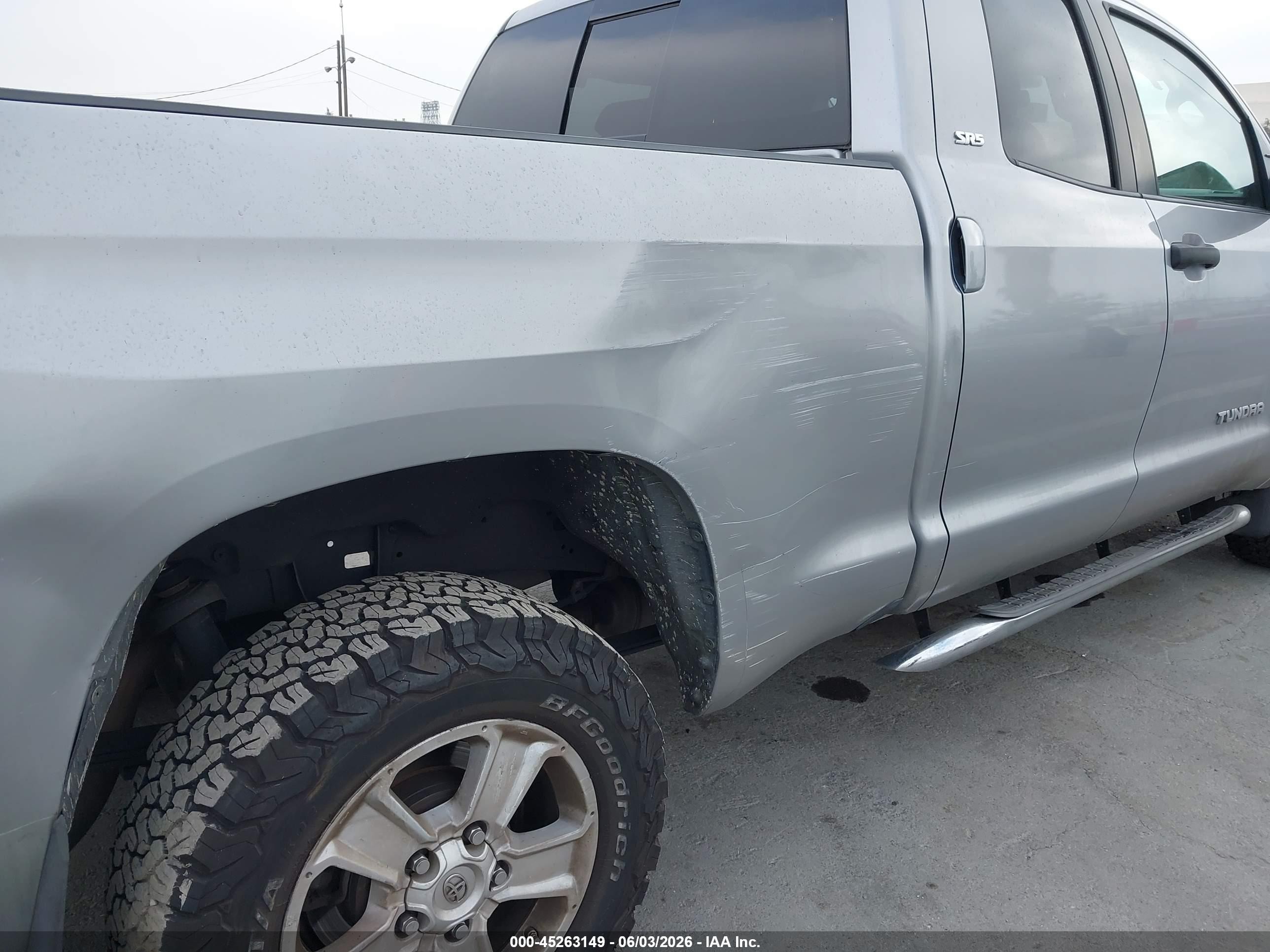 2014 Toyota Tundra Sr5 4.6l V8 Silver vin: 5TFRM5F13EX075394
