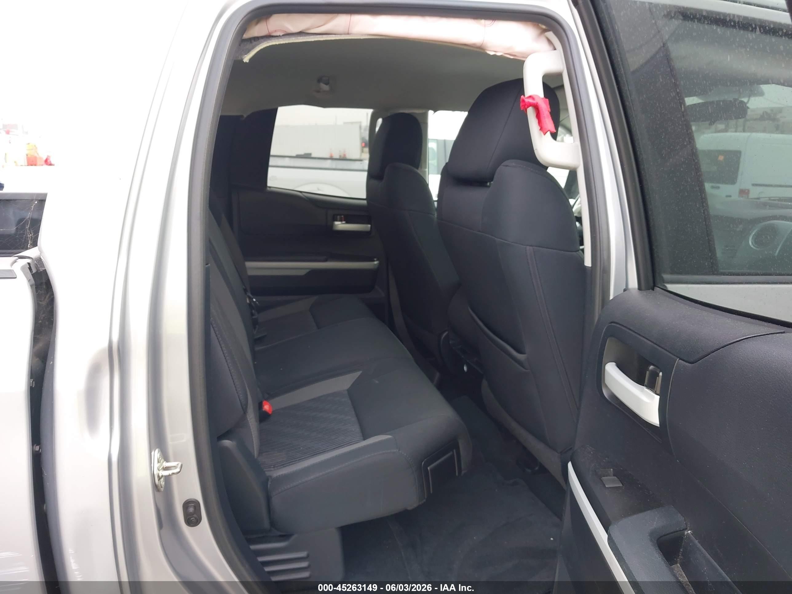 2014 Toyota Tundra Sr5 4.6l V8 Silver vin: 5TFRM5F13EX075394