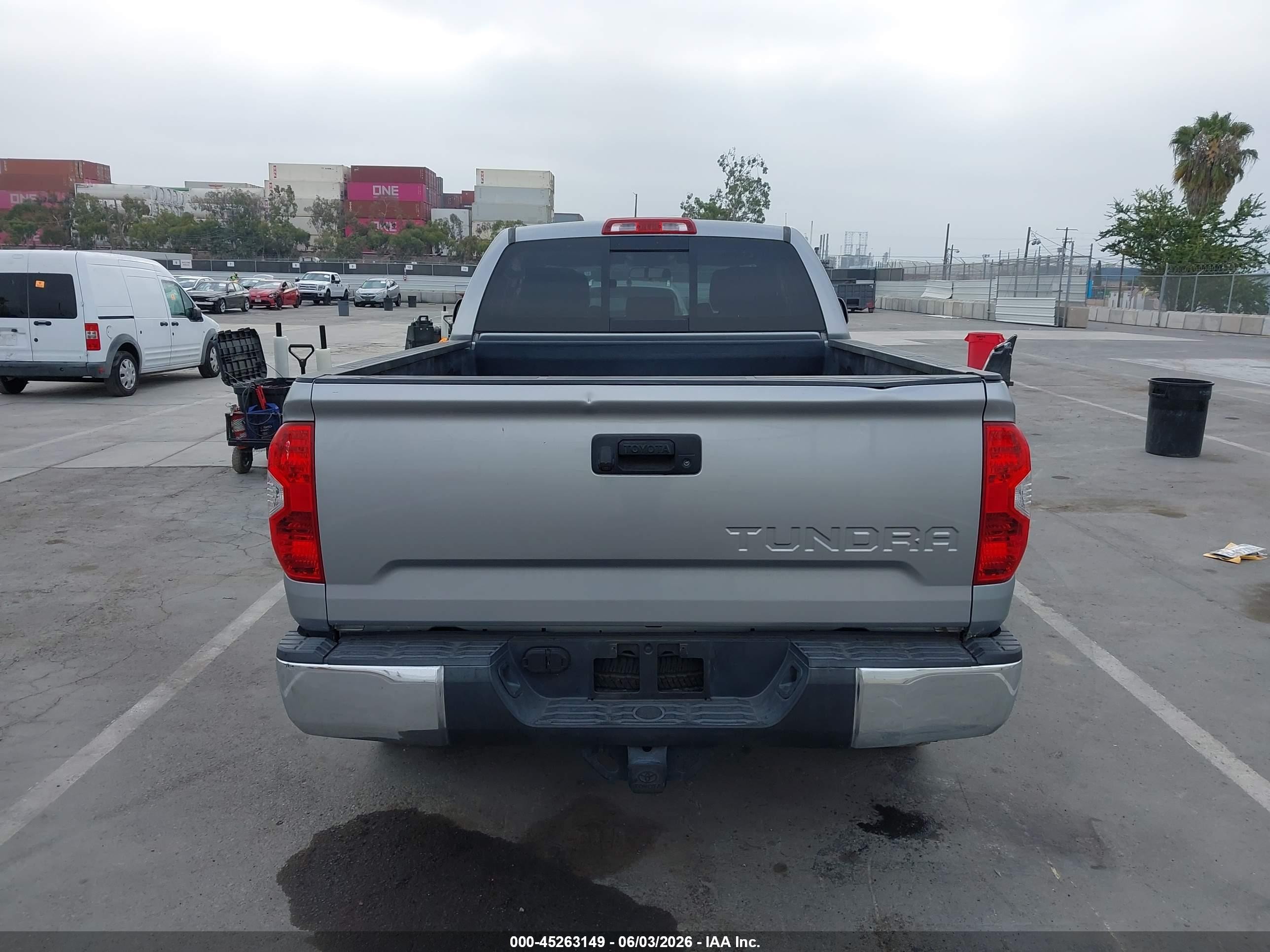 2014 Toyota Tundra Sr5 4.6l V8 Silver vin: 5TFRM5F13EX075394
