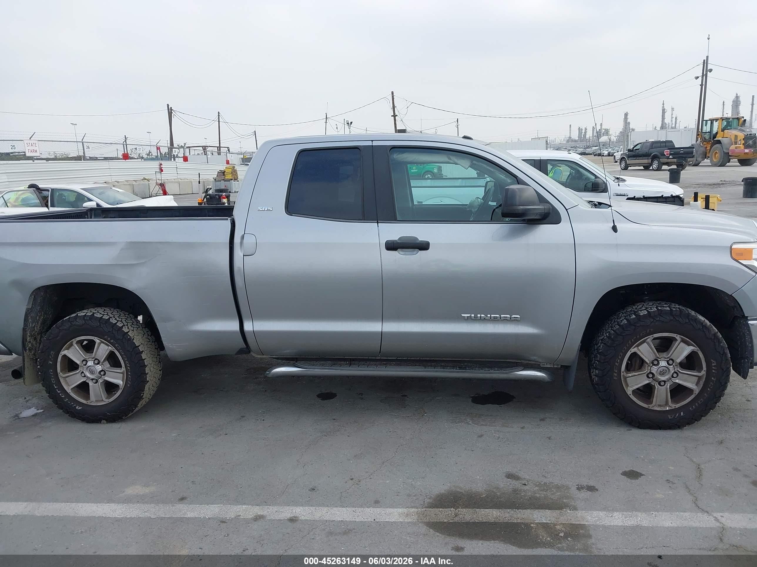 2014 Toyota Tundra Sr5 4.6l V8 Silver vin: 5TFRM5F13EX075394