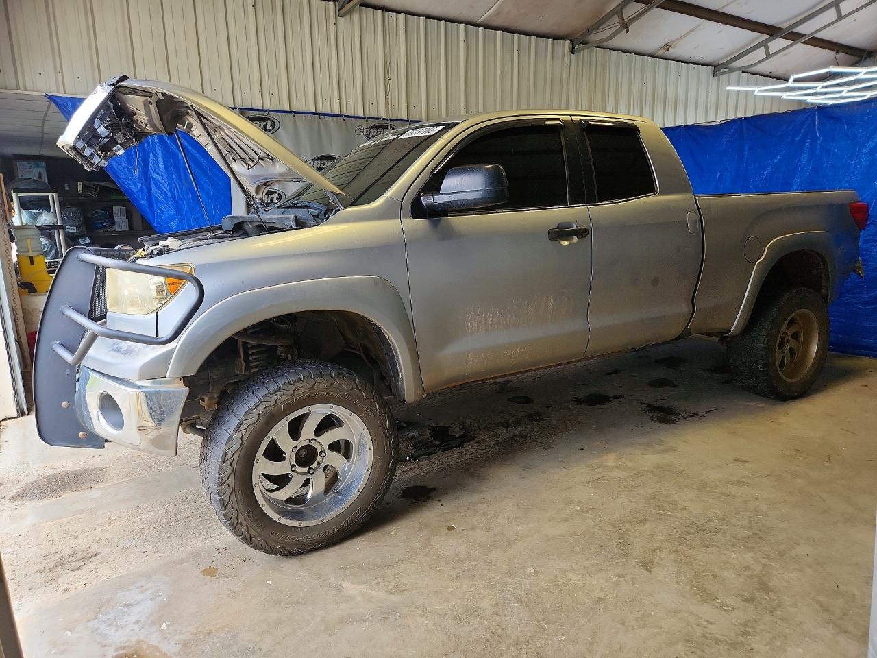 2010 Toyota Tundra Double Cab Sr5 Silver vin: 5TFRM5F14AX014310