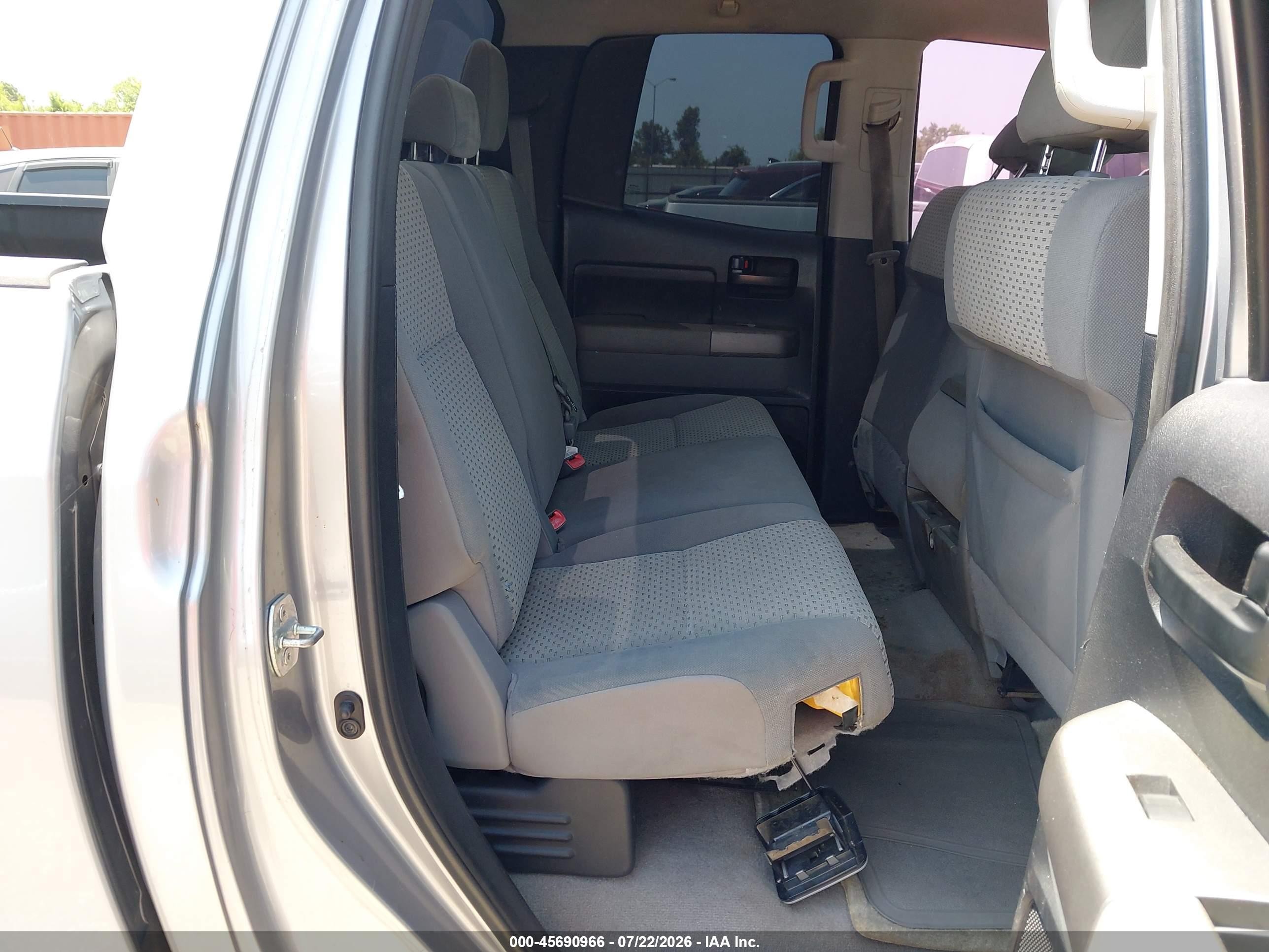 2010 Toyota Tundra Grade 4.6l V8 Silver vin: 5TFRM5F14AX015294