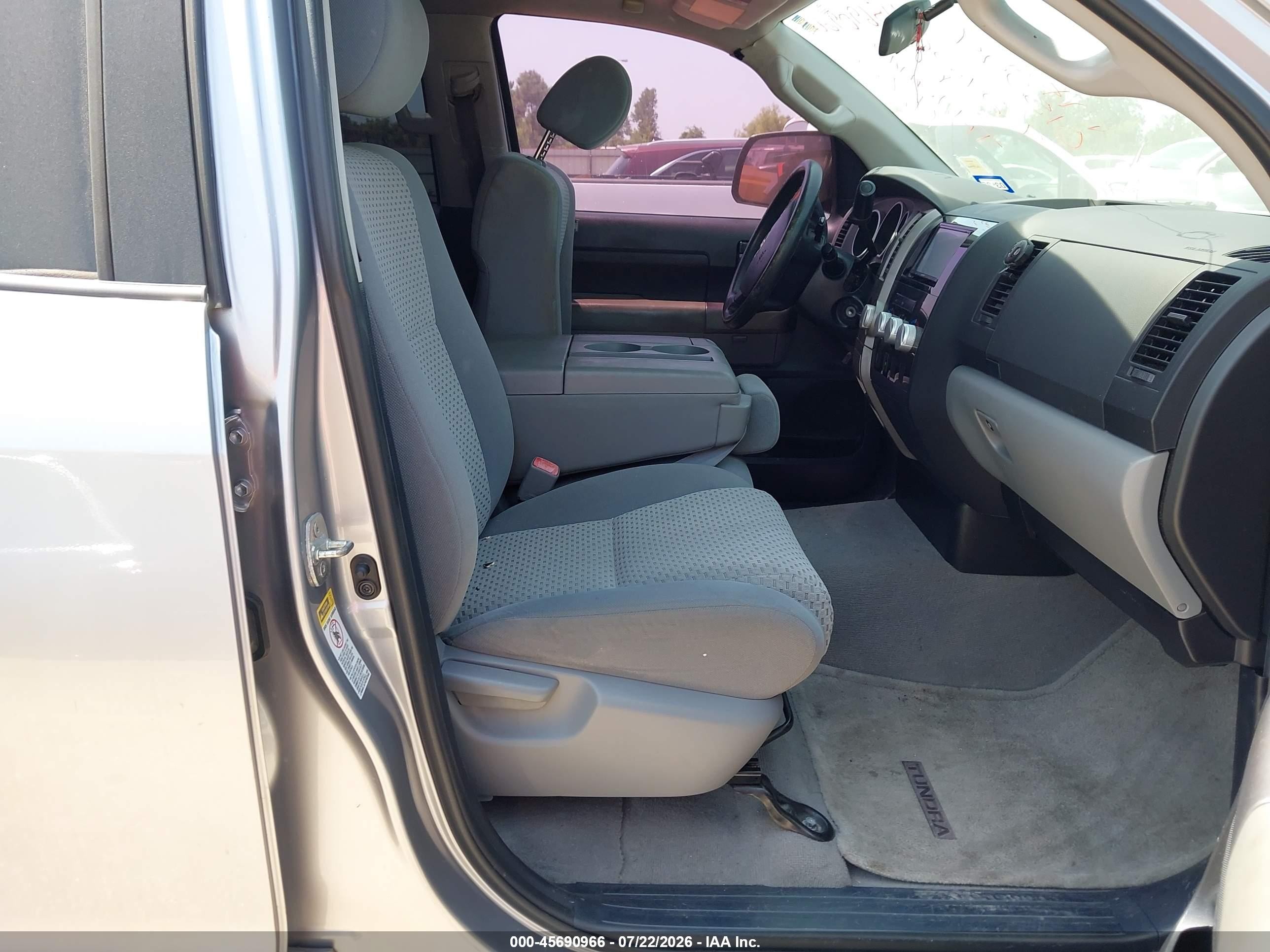 2010 Toyota Tundra Grade 4.6l V8 Silver vin: 5TFRM5F14AX015294