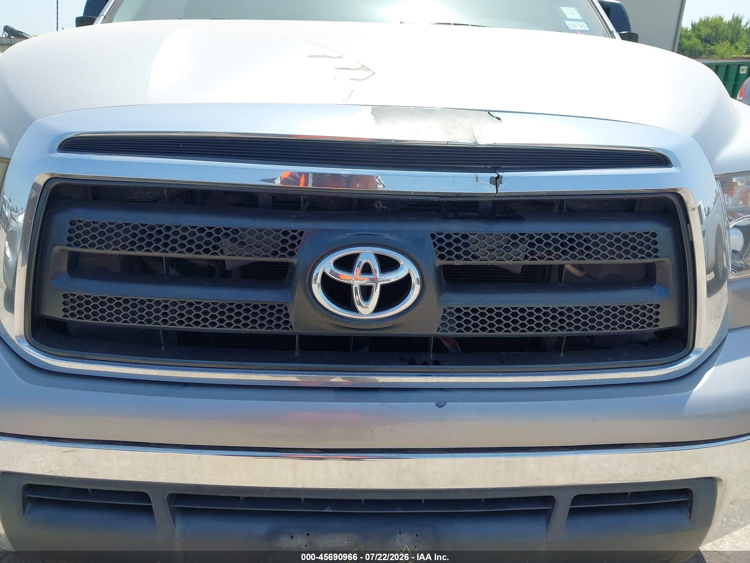 2010 Toyota Tundra Grade 4.6l V8 Silver vin: 5TFRM5F14AX015294