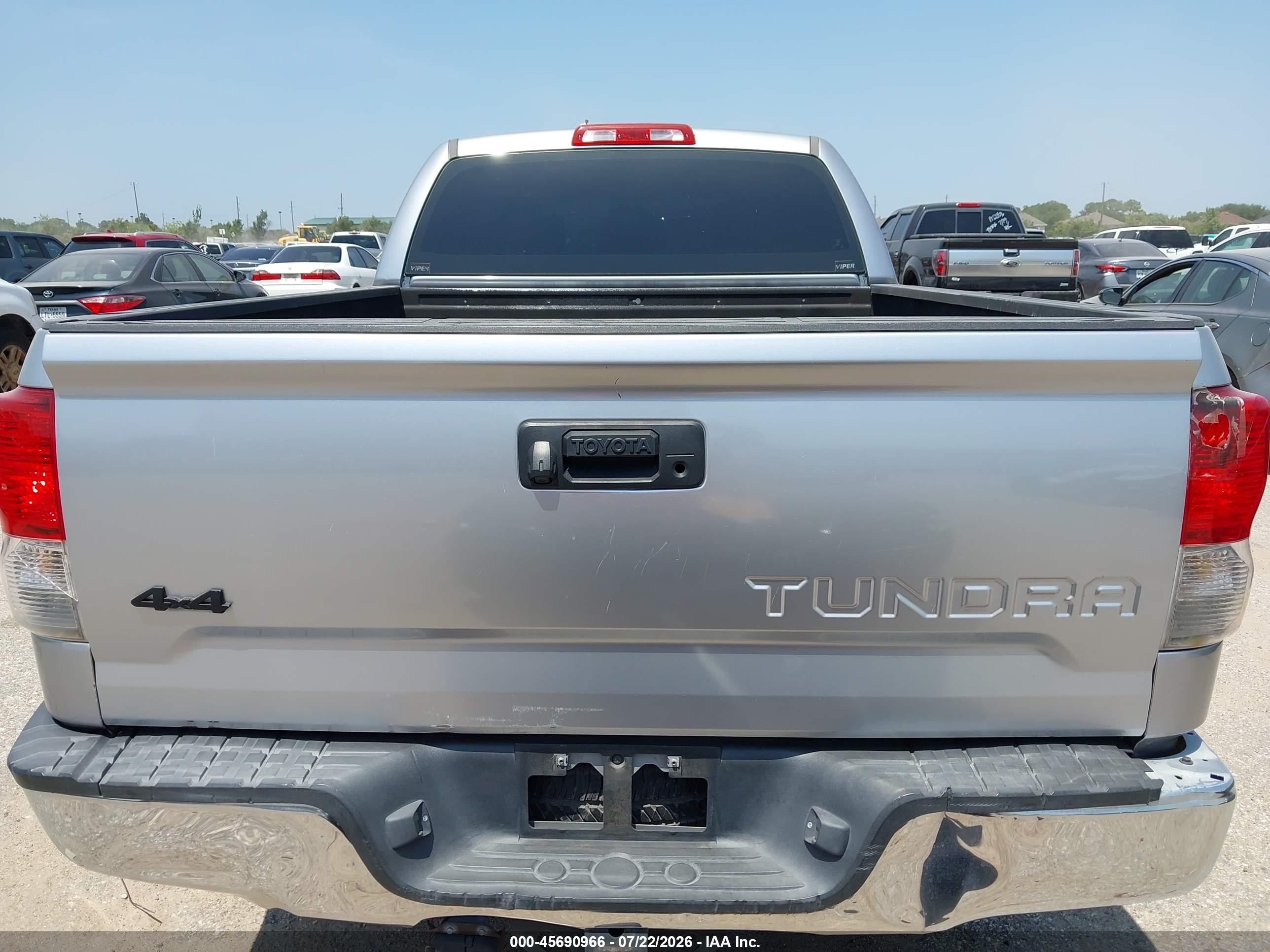 2010 Toyota Tundra Grade 4.6l V8 Silver vin: 5TFRM5F14AX015294