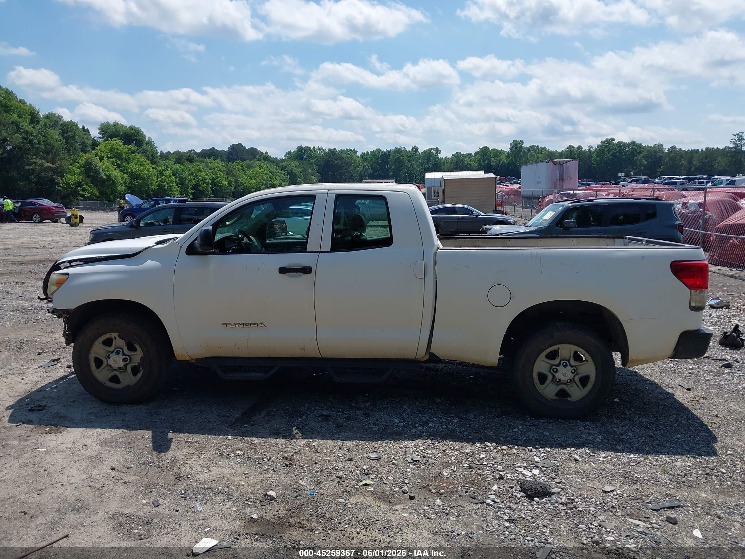 2011 Toyota Tundra Grade 4.6l V8 White vin: 5TFRM5F14BX024014