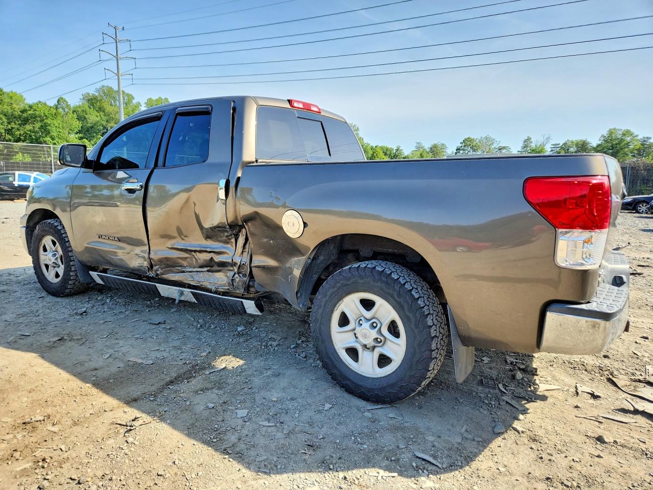 2011 Toyota Tundra Double Cab Sr5 Brown vin: 5TFRM5F14BX028239