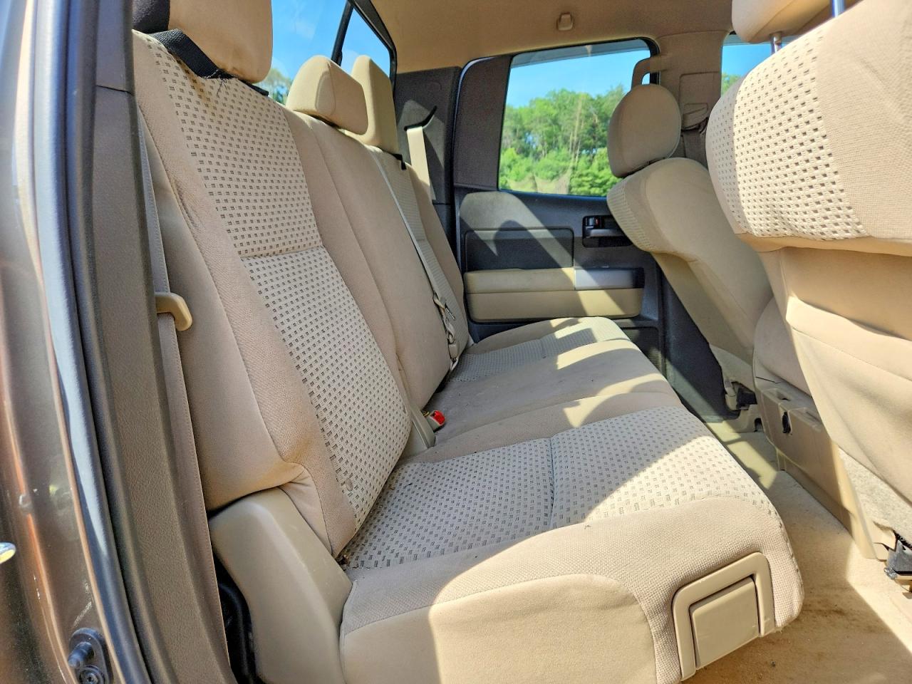 2011 Toyota Tundra Double Cab Sr5 Brown vin: 5TFRM5F14BX028239