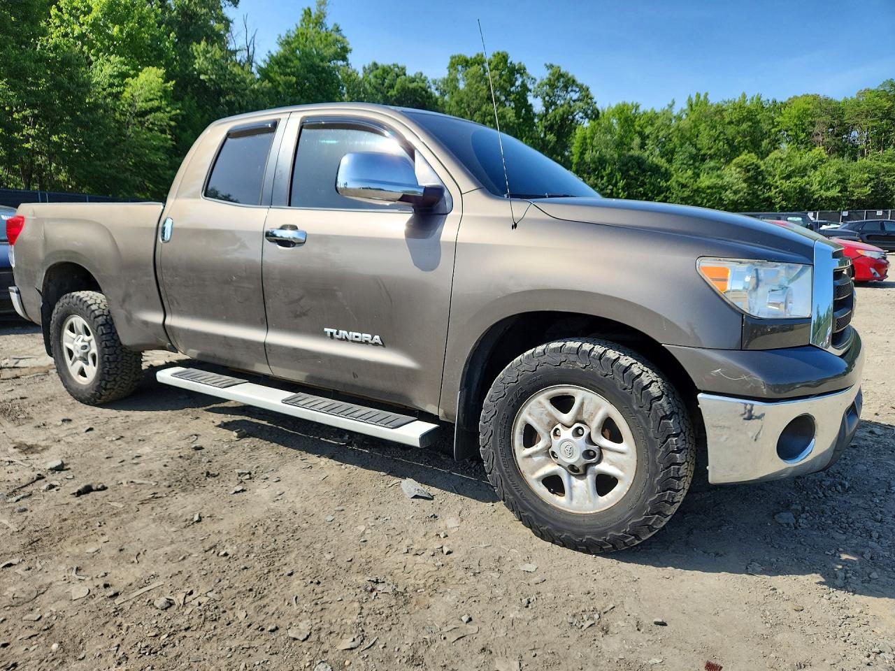 2011 Toyota Tundra Double Cab Sr5 Brown vin: 5TFRM5F14BX028239
