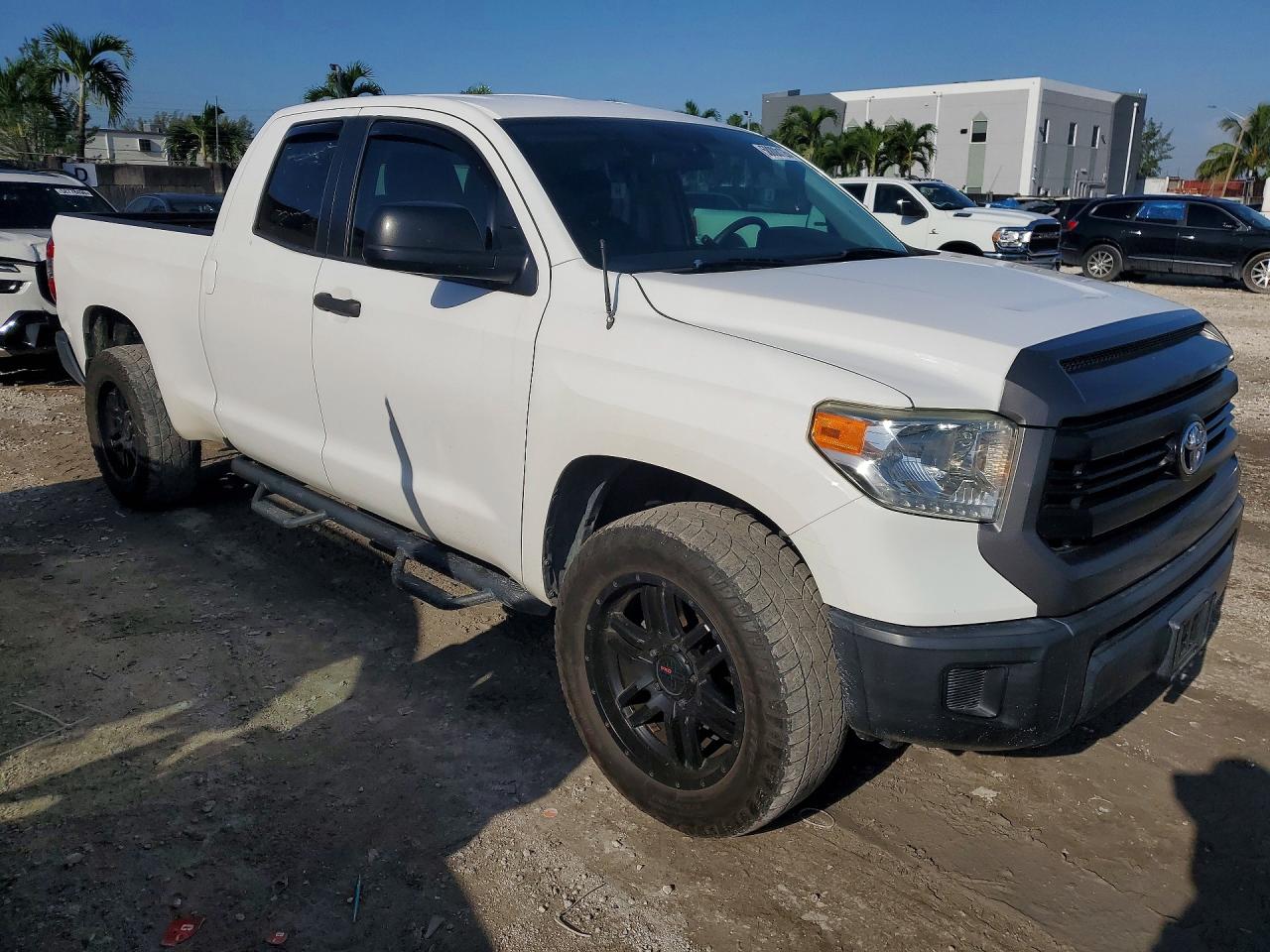 2014 Toyota Tundra Double Cab Sr White vin: 5TFRM5F14EX068826