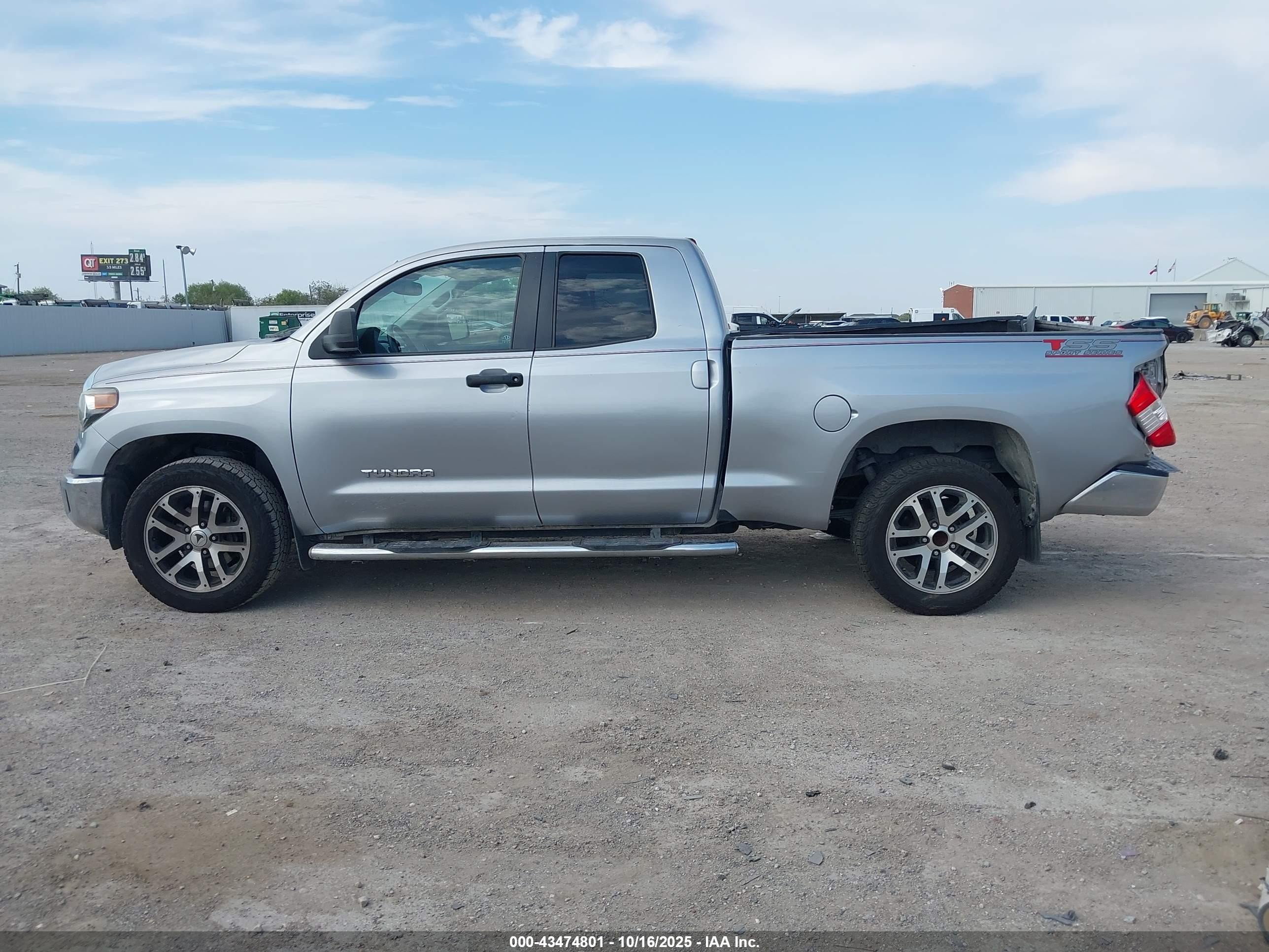 2018 Toyota Tundra Sr5 4.6l V8 Серебряный vin: 5TFRM5F14JX125410