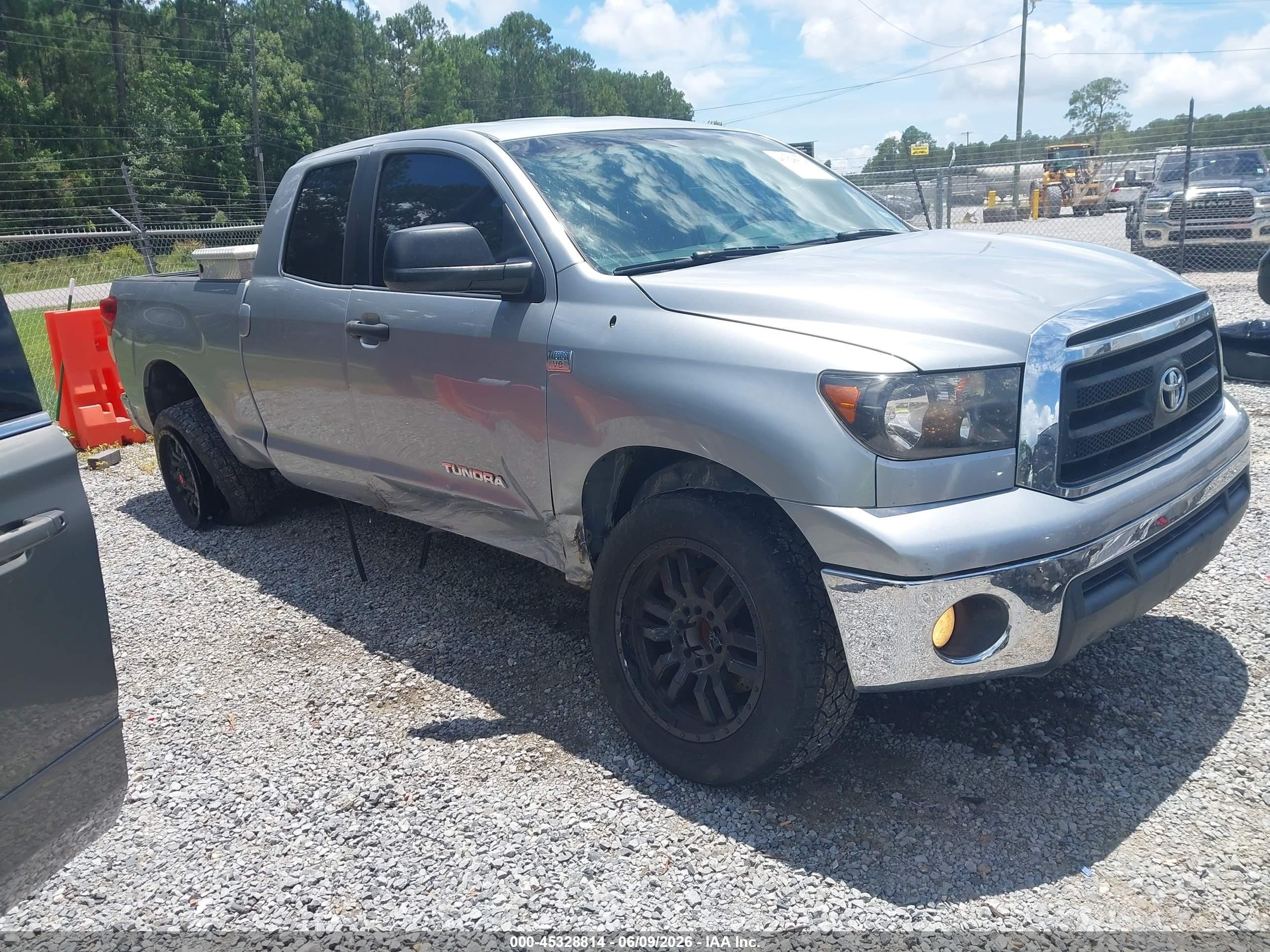 2010 Toyota Tundra Grade 4.6l V8 Silver vin: 5TFRM5F15AX003655