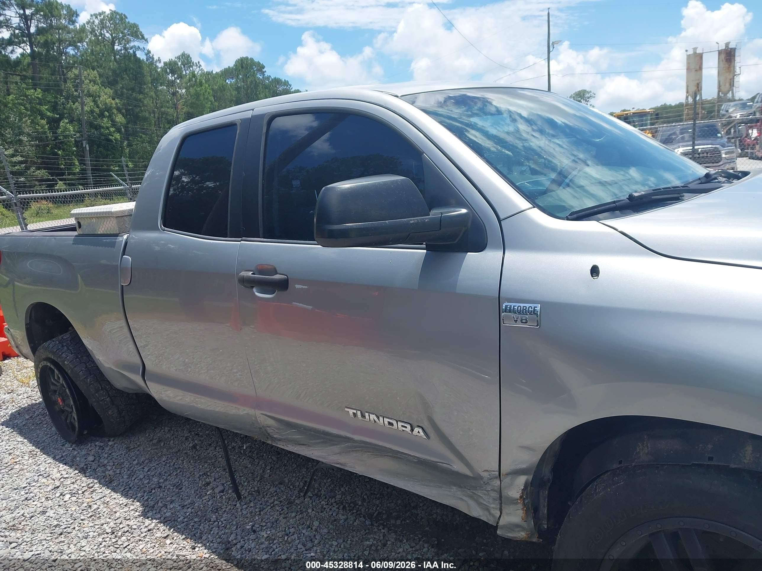 2010 Toyota Tundra Grade 4.6l V8 Silver vin: 5TFRM5F15AX003655